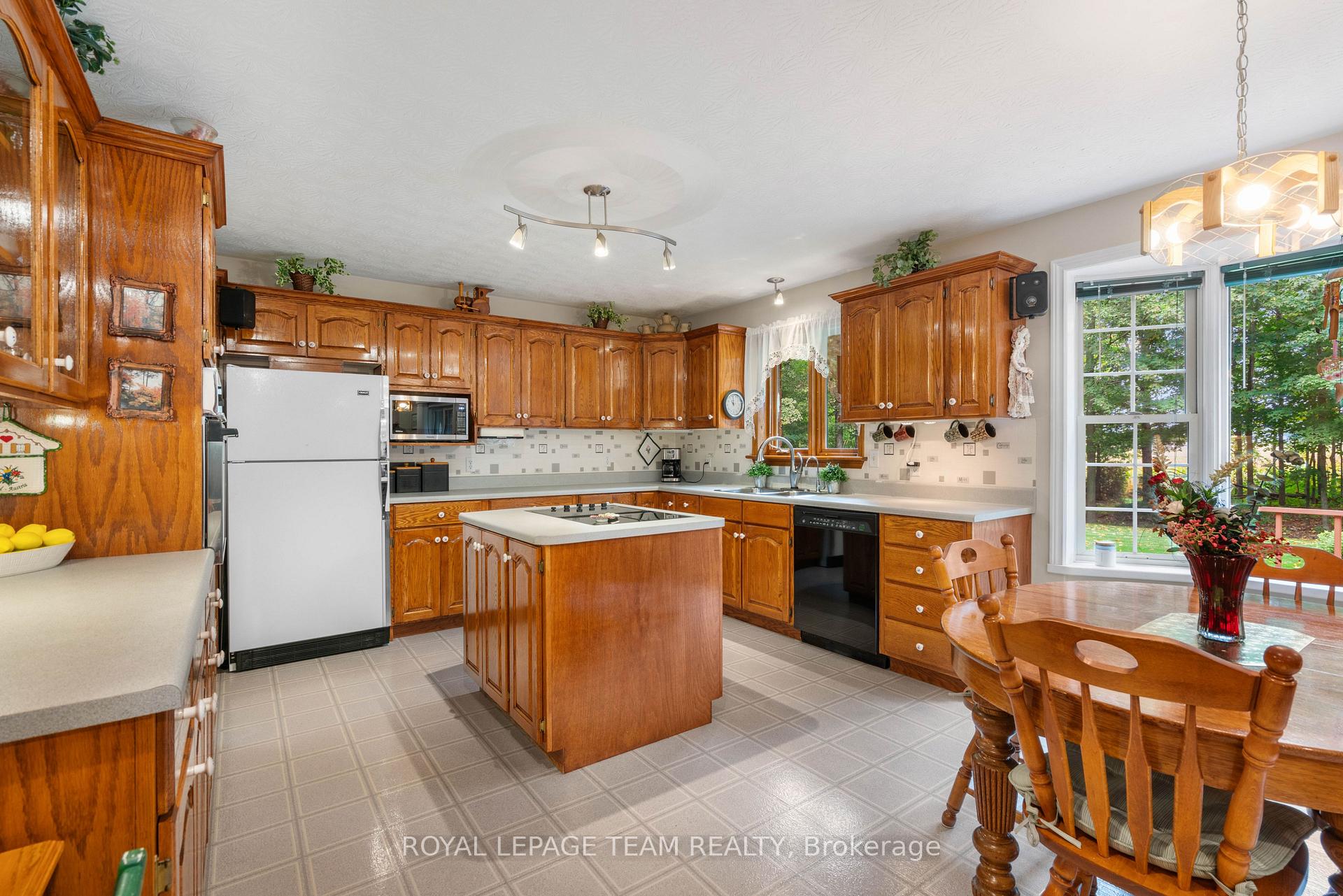 Photo 12 of 8036 Marionville Road, North Dundas, North Dundas (Mountain) Twp — HOMEH