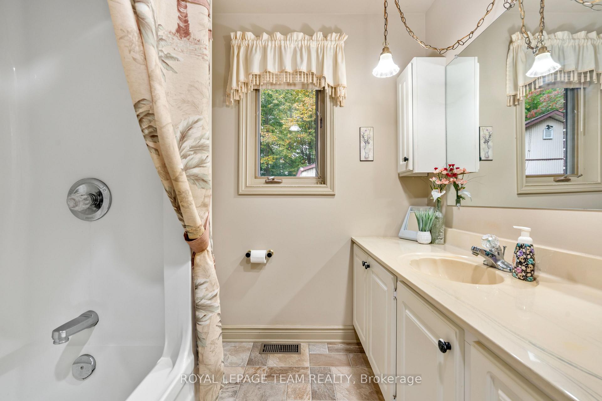 Photo 27 of 8036 Marionville Road, North Dundas, North Dundas (Mountain) Twp — HOMEH