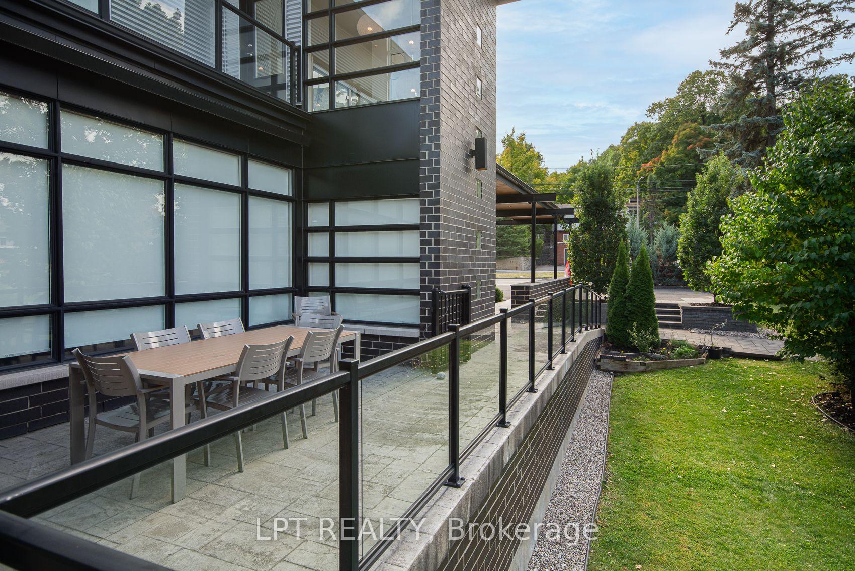 Photo 20 of 847 Walkley Road, Ottawa, Riverside Park — HOMEH