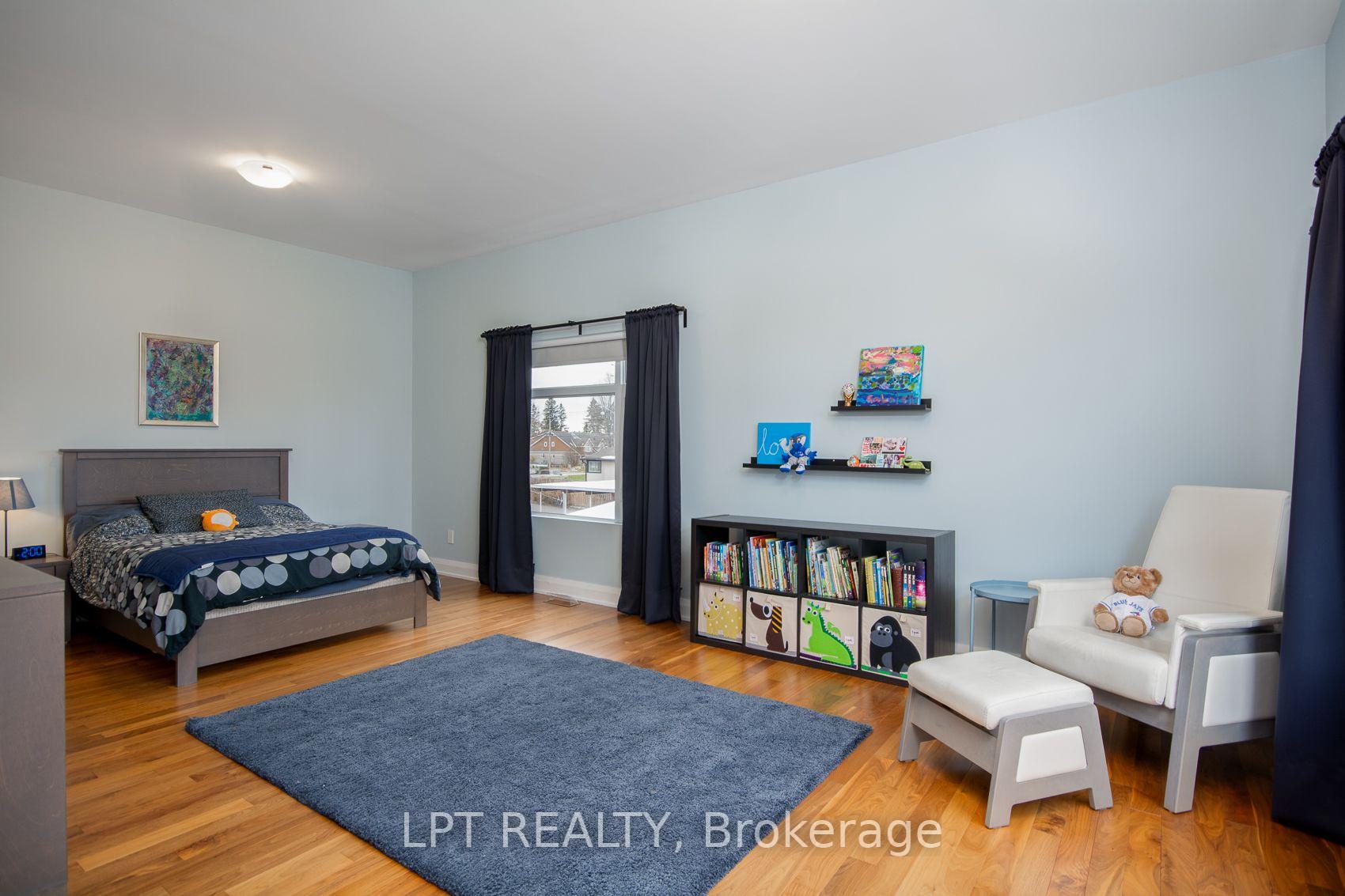Photo 27 of 847 Walkley Road, Ottawa, Riverside Park — HOMEH