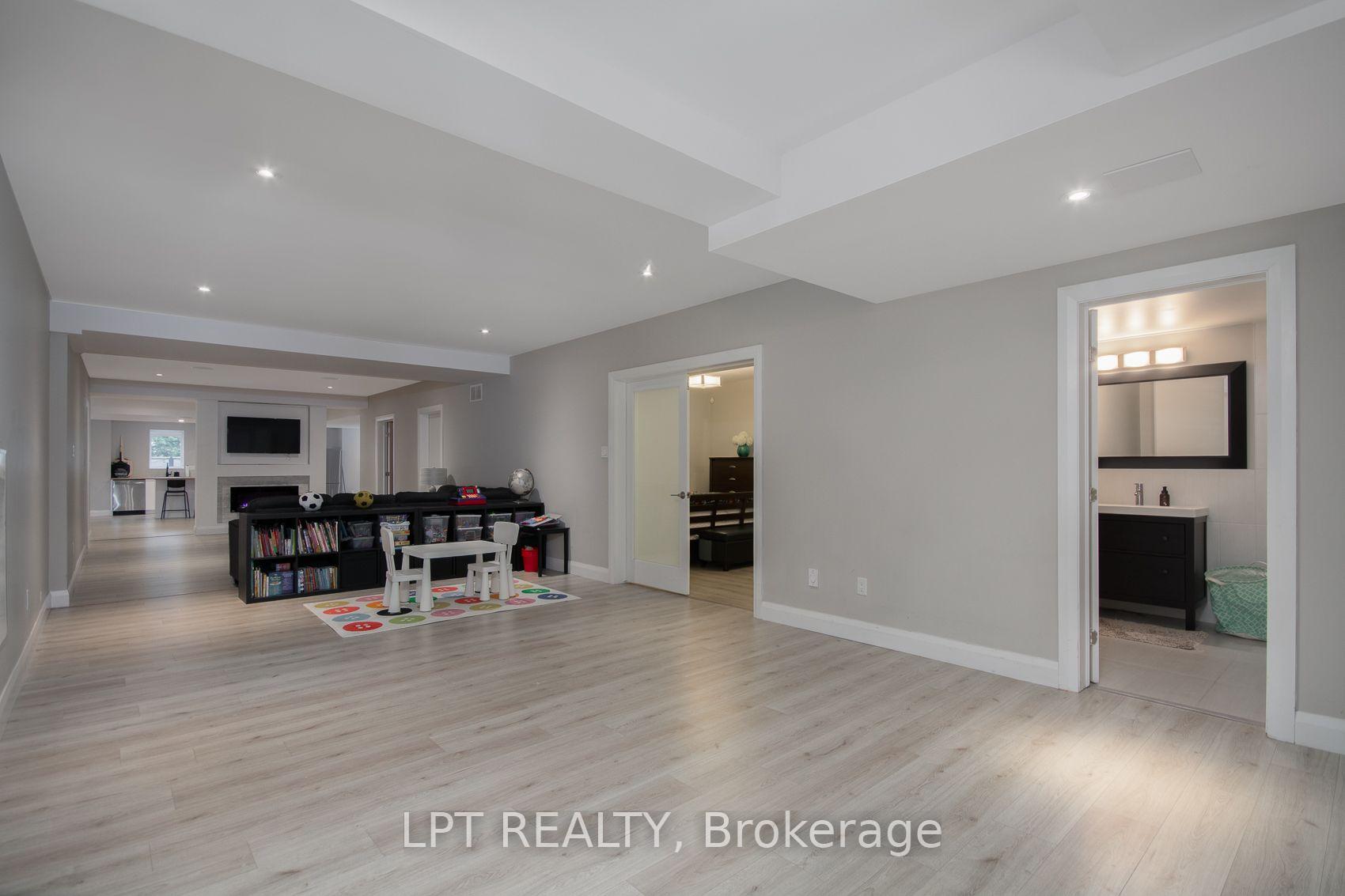 Photo 37 of 847 Walkley Road, Ottawa, Riverside Park — HOMEH