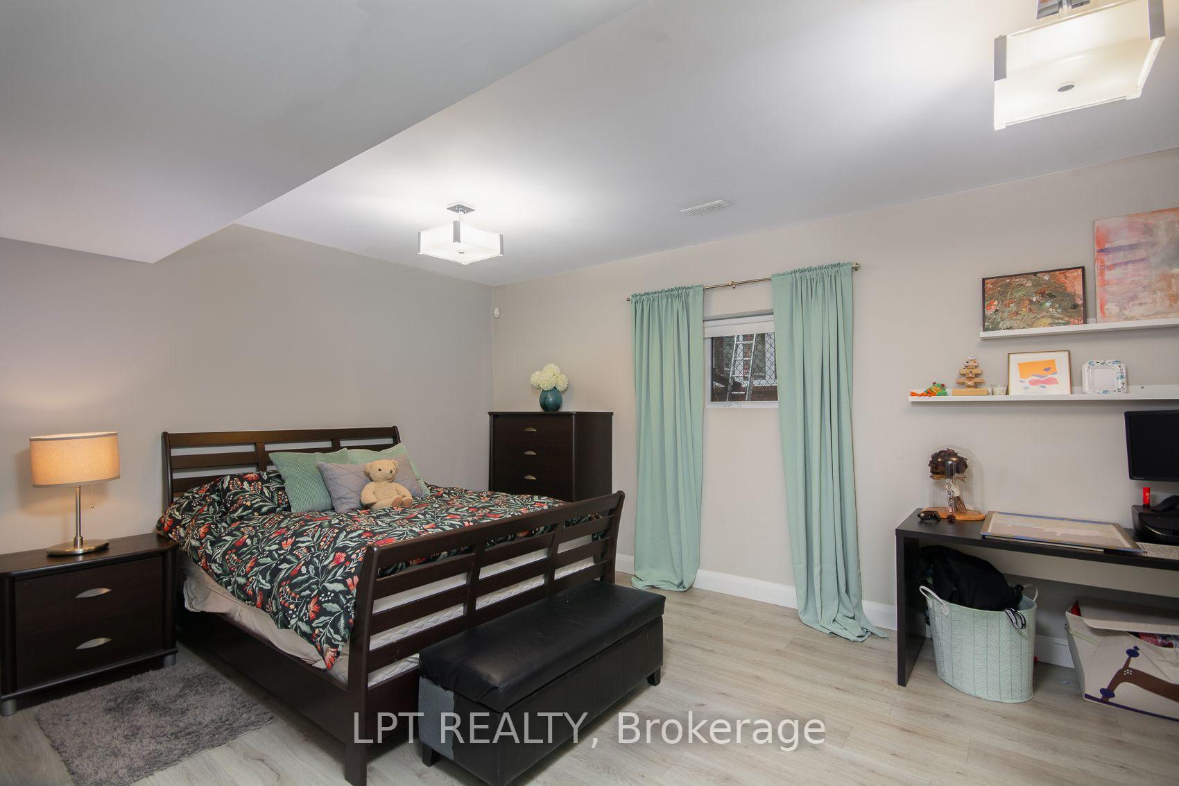 Photo 38 of 847 Walkley Road, Ottawa, Riverside Park — HOMEH