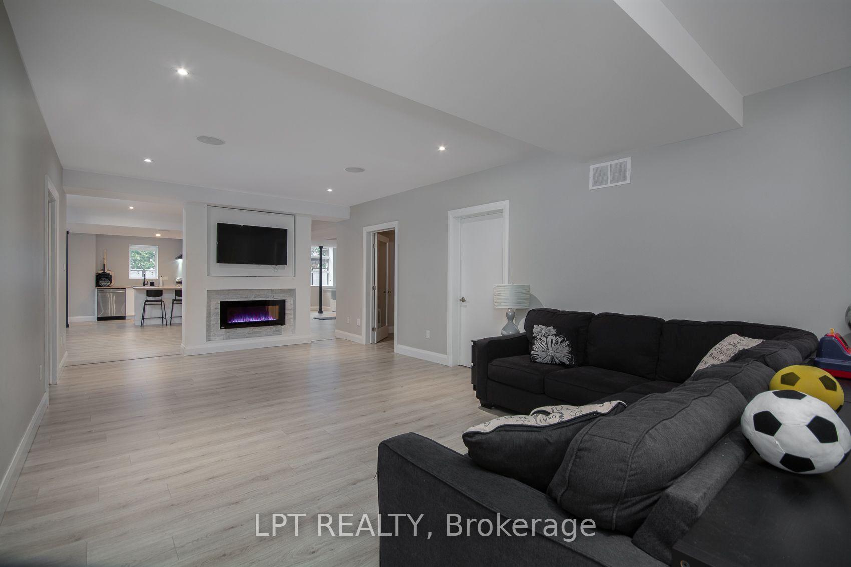Photo 39 of 847 Walkley Road, Ottawa, Riverside Park — HOMEH