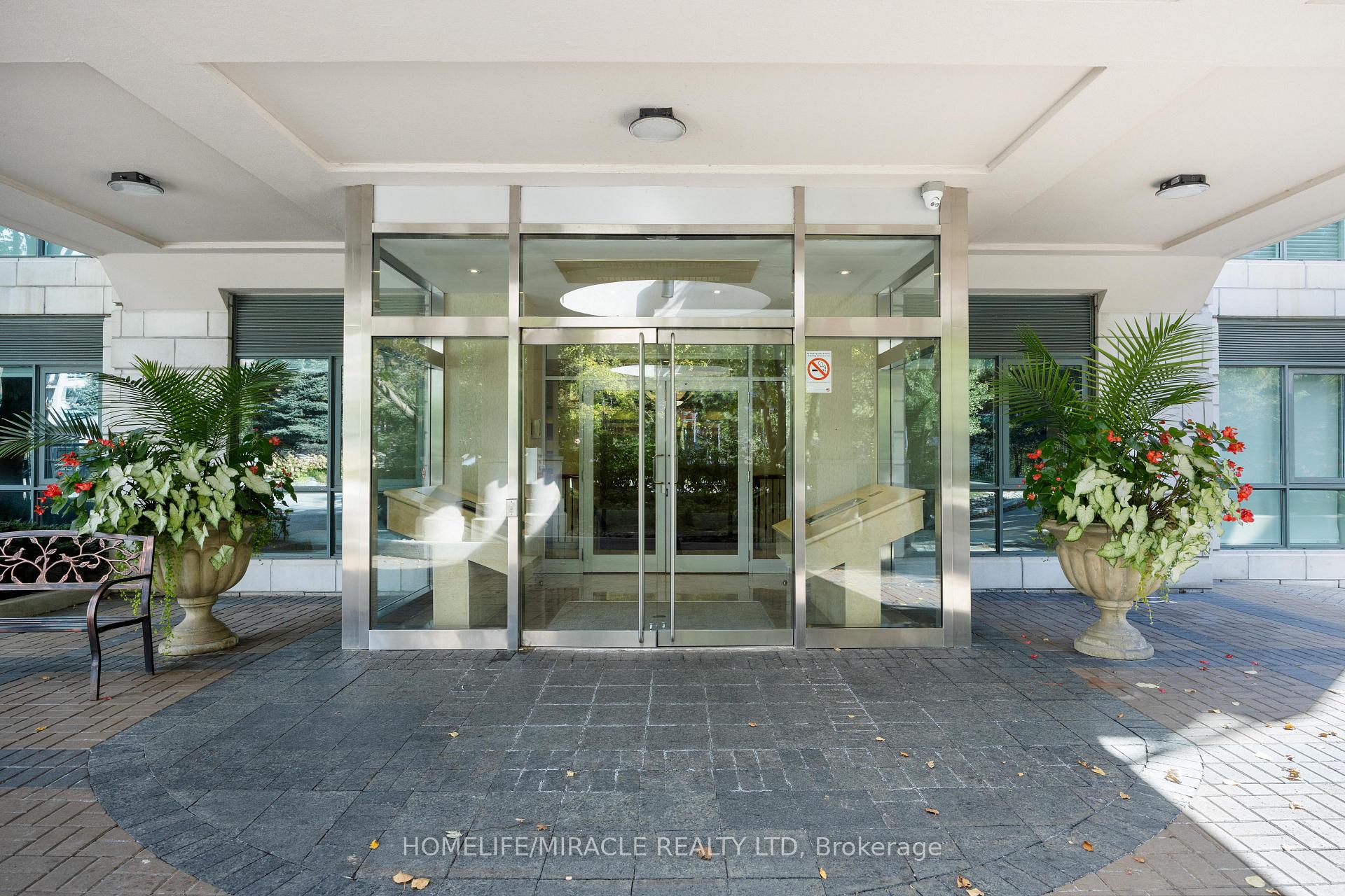 Photo 4 of Unit 308, 11 William Carson Crescent, North York, St. Andrew-Windfields — HOMEH