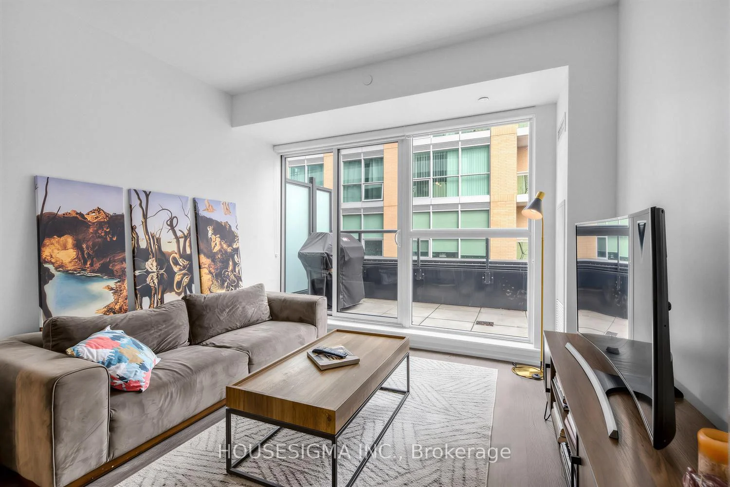 Photo 4 of Unit 310, 11 Lillian Street, Toronto, Mount Pleasant West — HOMEH