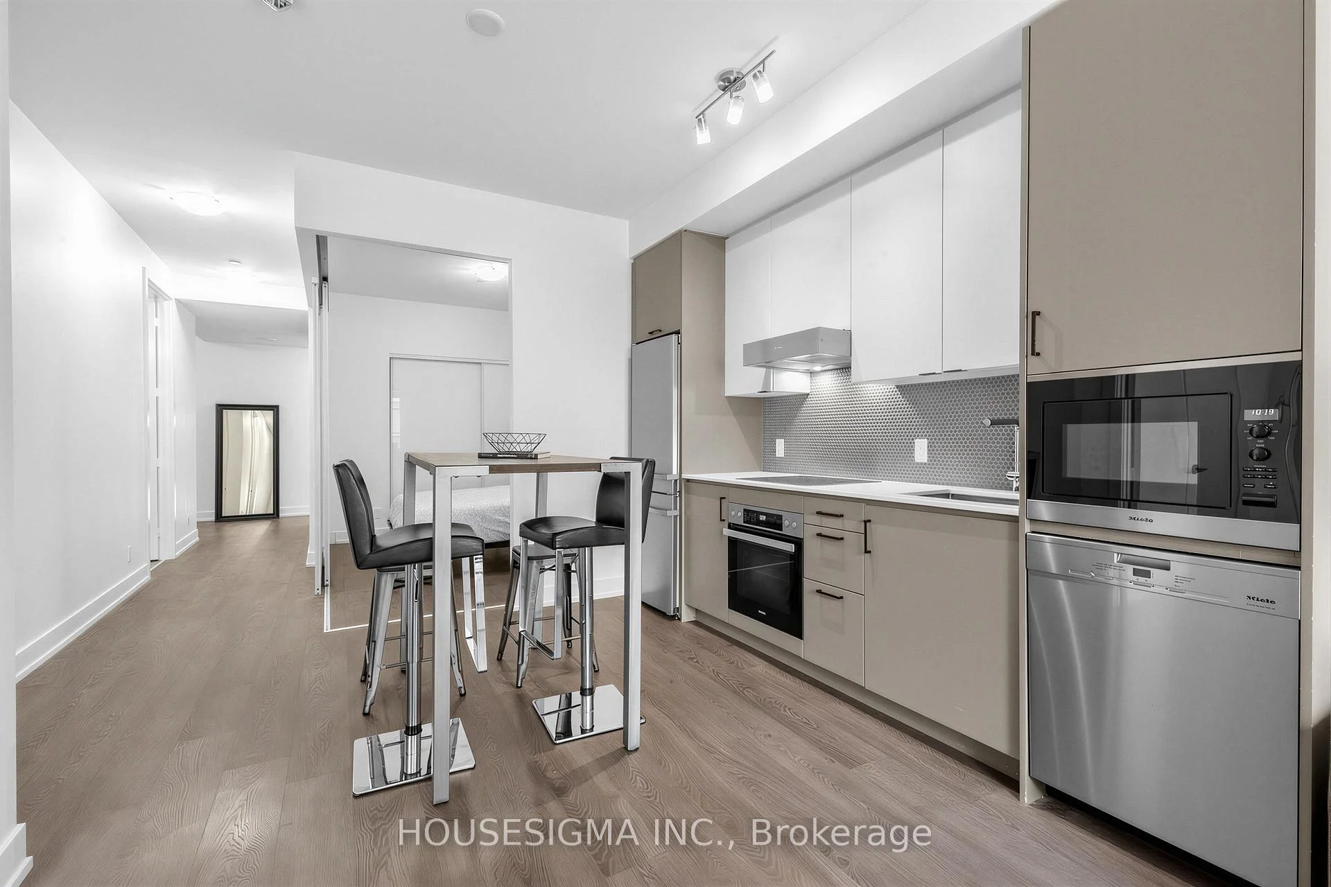 Photo 10 of Unit 310, 11 Lillian Street, Toronto, Mount Pleasant West — HOMEH