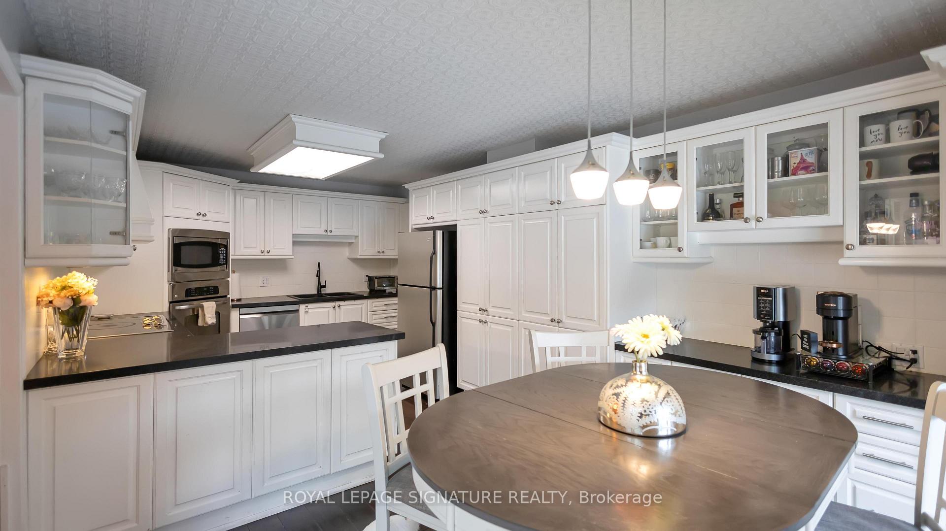 Photo 16 of 1821 Pilgrims Way, Oakville, Glen Abbey — HOMEH