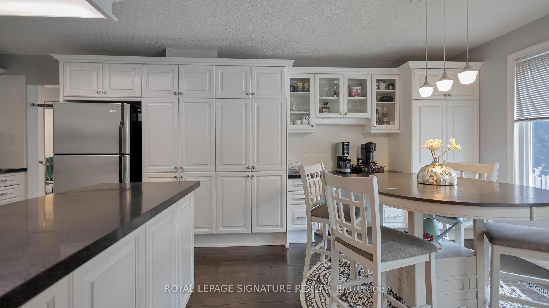 Photo 17 of 1821 Pilgrims Way, Oakville, Glen Abbey — HOMEH