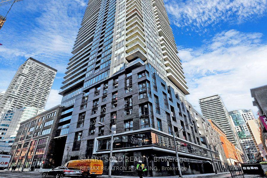 Photo 2 of Unit 601, 115 Blue Jays Way, Toronto, Waterfront Communities — HOMEH