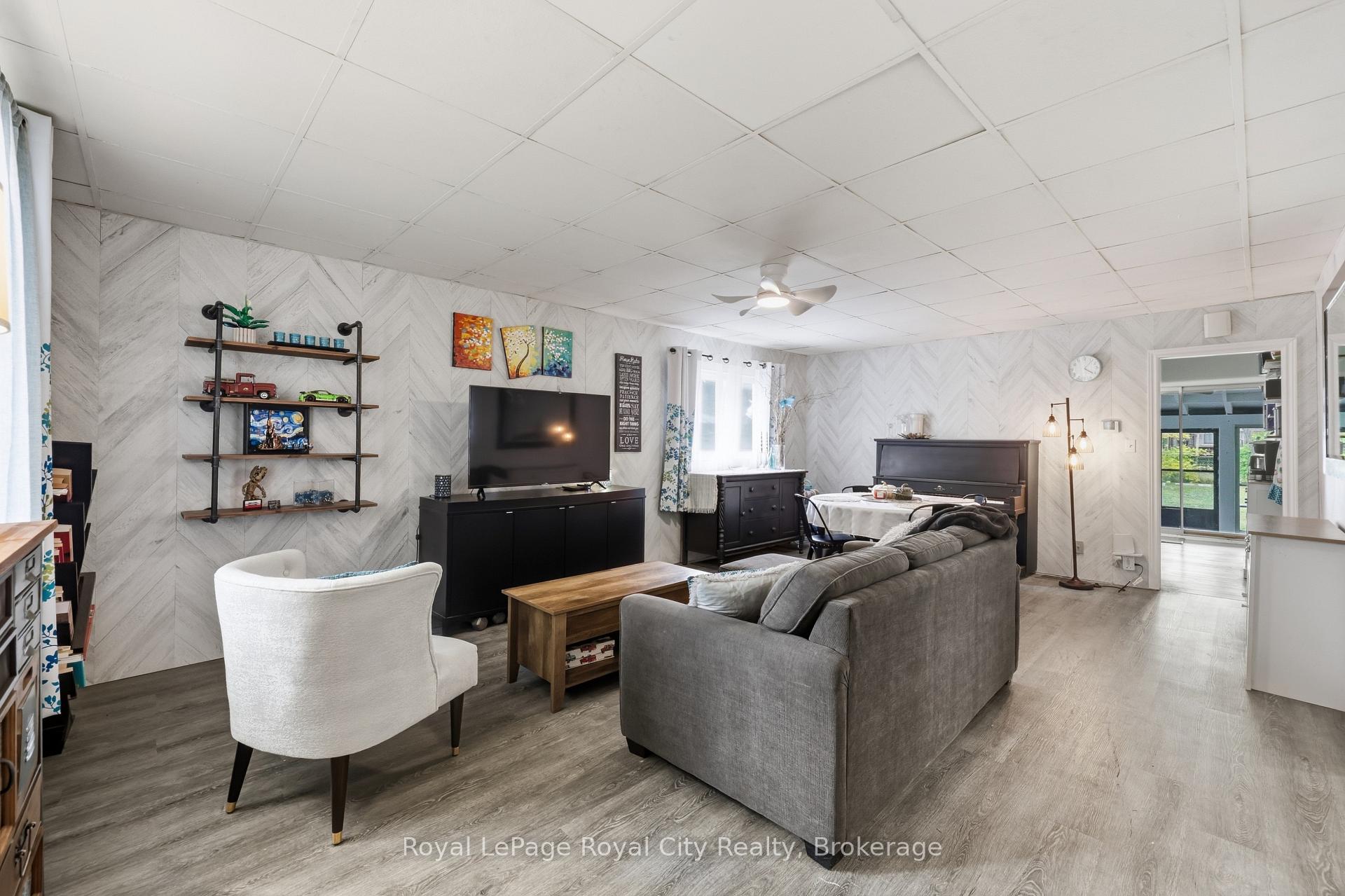 Photo 7 of 22 Hill Avenue, Brantford, North Park/Wood St. — HOMEH