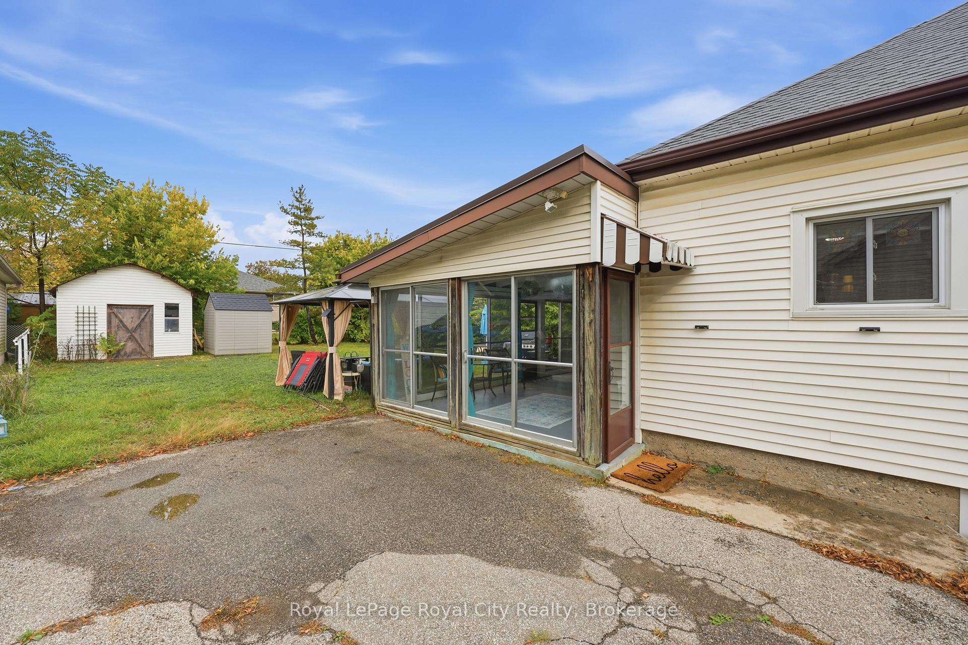 Photo 30 of 22 Hill Avenue, Brantford, North Park/Wood St. — HOMEH