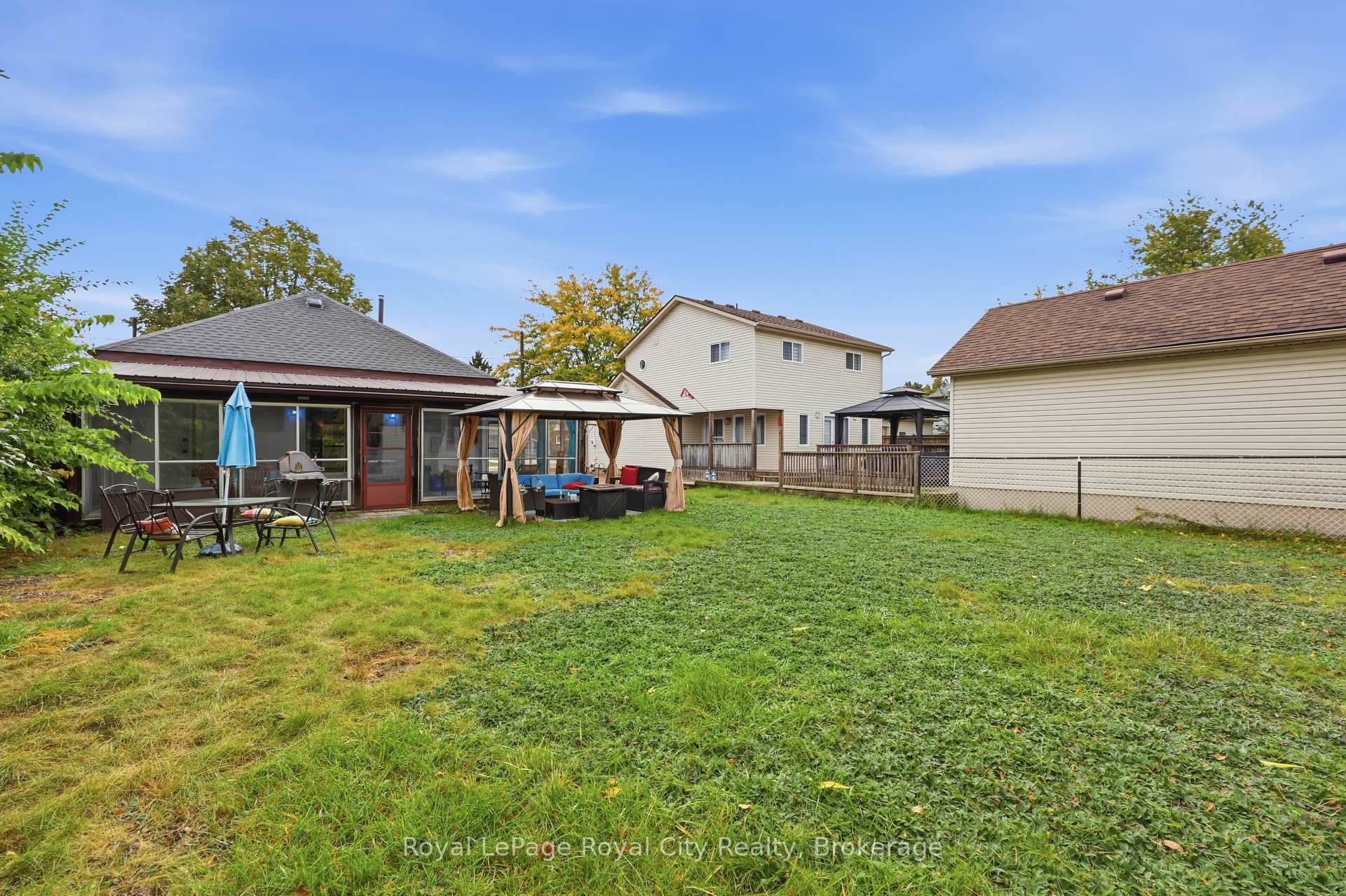 Photo 36 of 22 Hill Avenue, Brantford, North Park/Wood St. — HOMEH