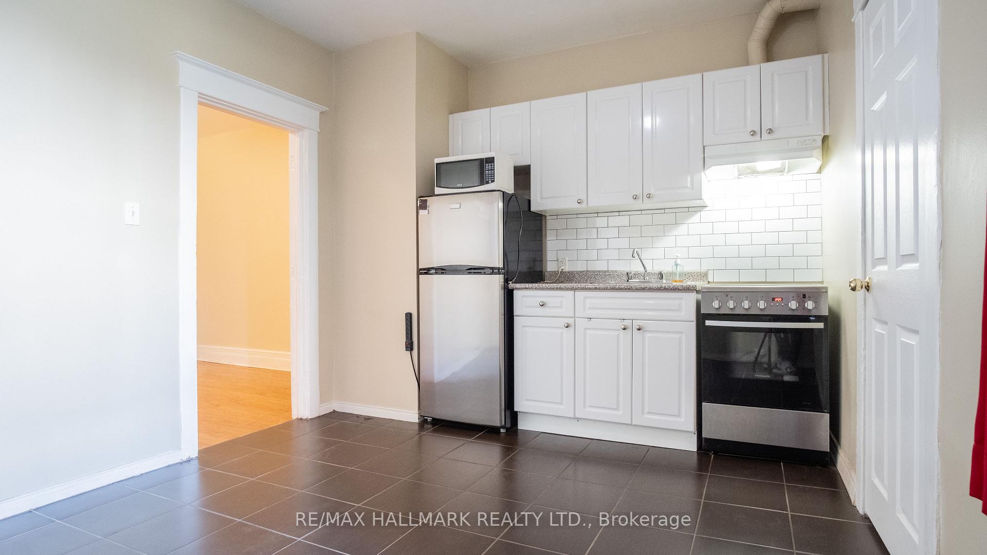 Photo of Unit 3, 560 Jones Avenue