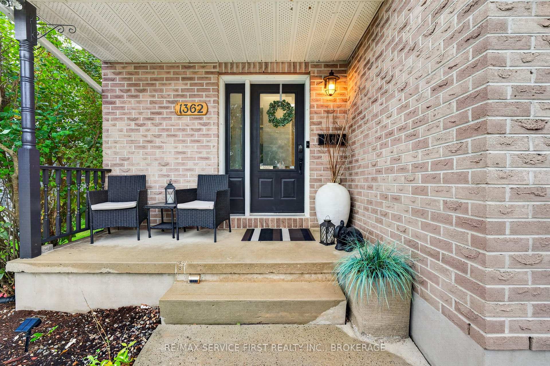 Photo 2 of 1362 Thornwood Crescent, Kingston, City Northwest — HOMEH
