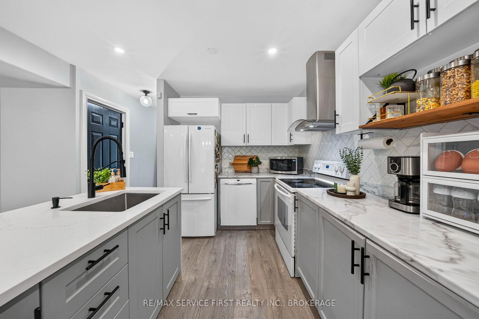 Photo 7 of 1362 Thornwood Crescent, Kingston, City Northwest — HOMEH