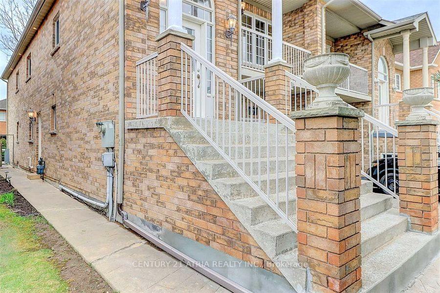 Photo 2 of Unit Main, 171 Freemont Street, Vaughan, Patterson — HOMEH