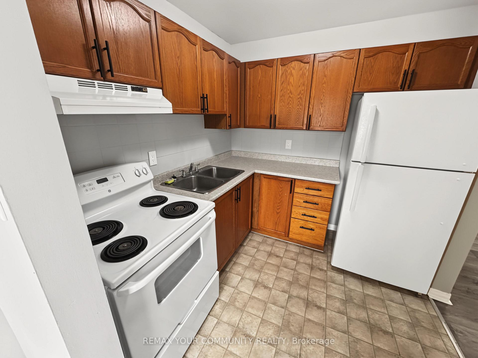 Photo 8 of Unit 101, 10 Riverside Drive, Kawartha Lakes, Bobcaygeon — HOMEH