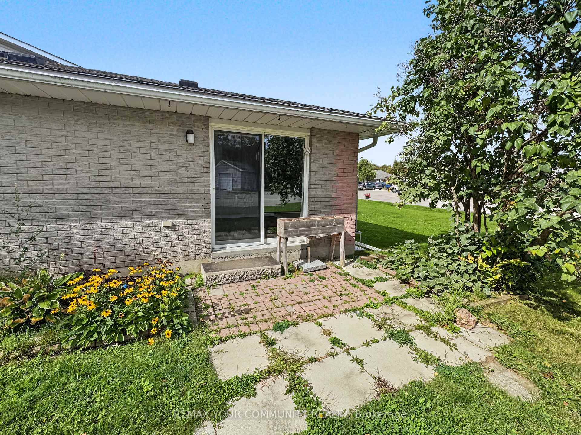 Photo 10 of Unit 101, 10 Riverside Drive, Kawartha Lakes, Bobcaygeon — HOMEH