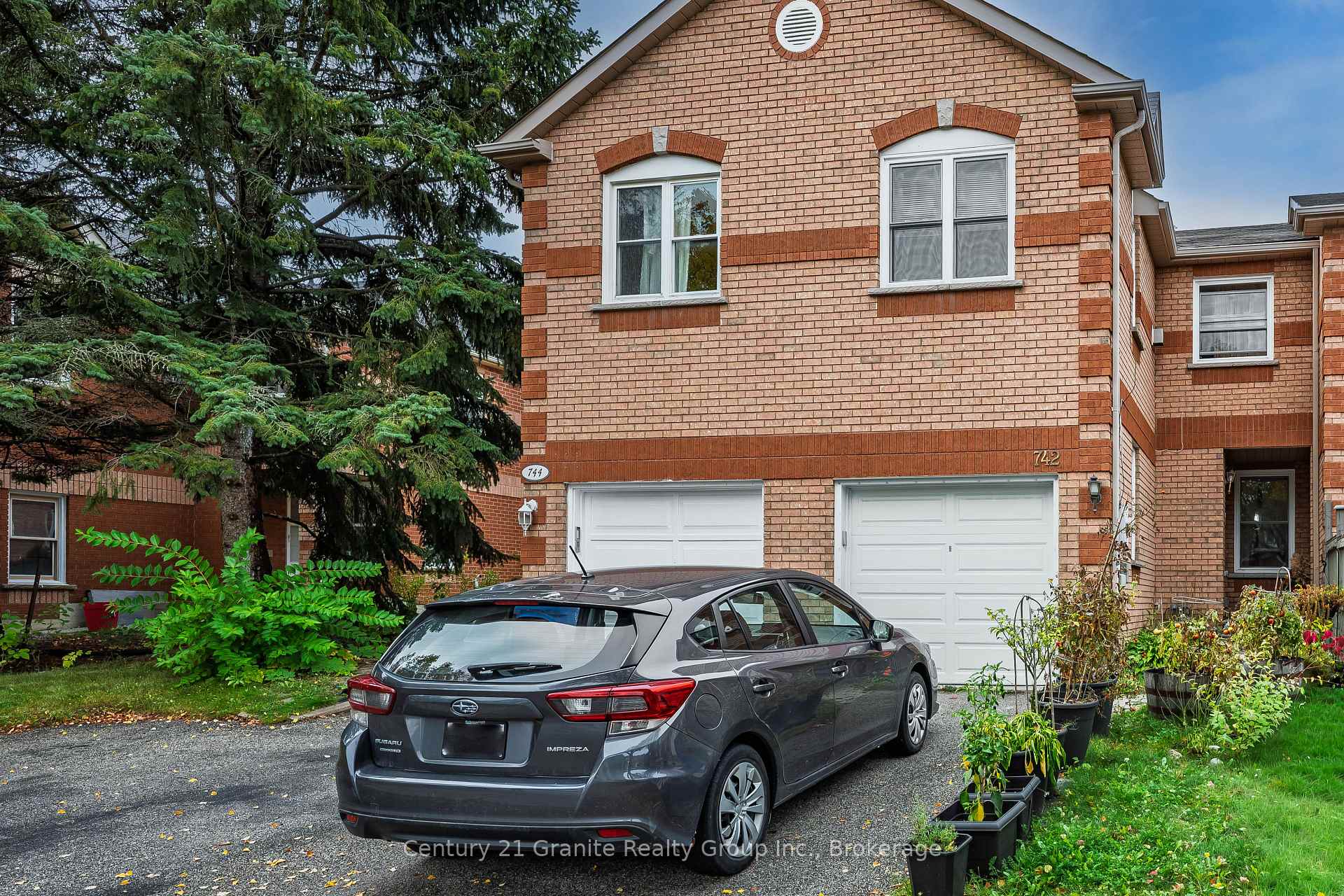 Photo 2 of 742 Shanahan Boulevard, Newmarket, Armitage — HOMEH