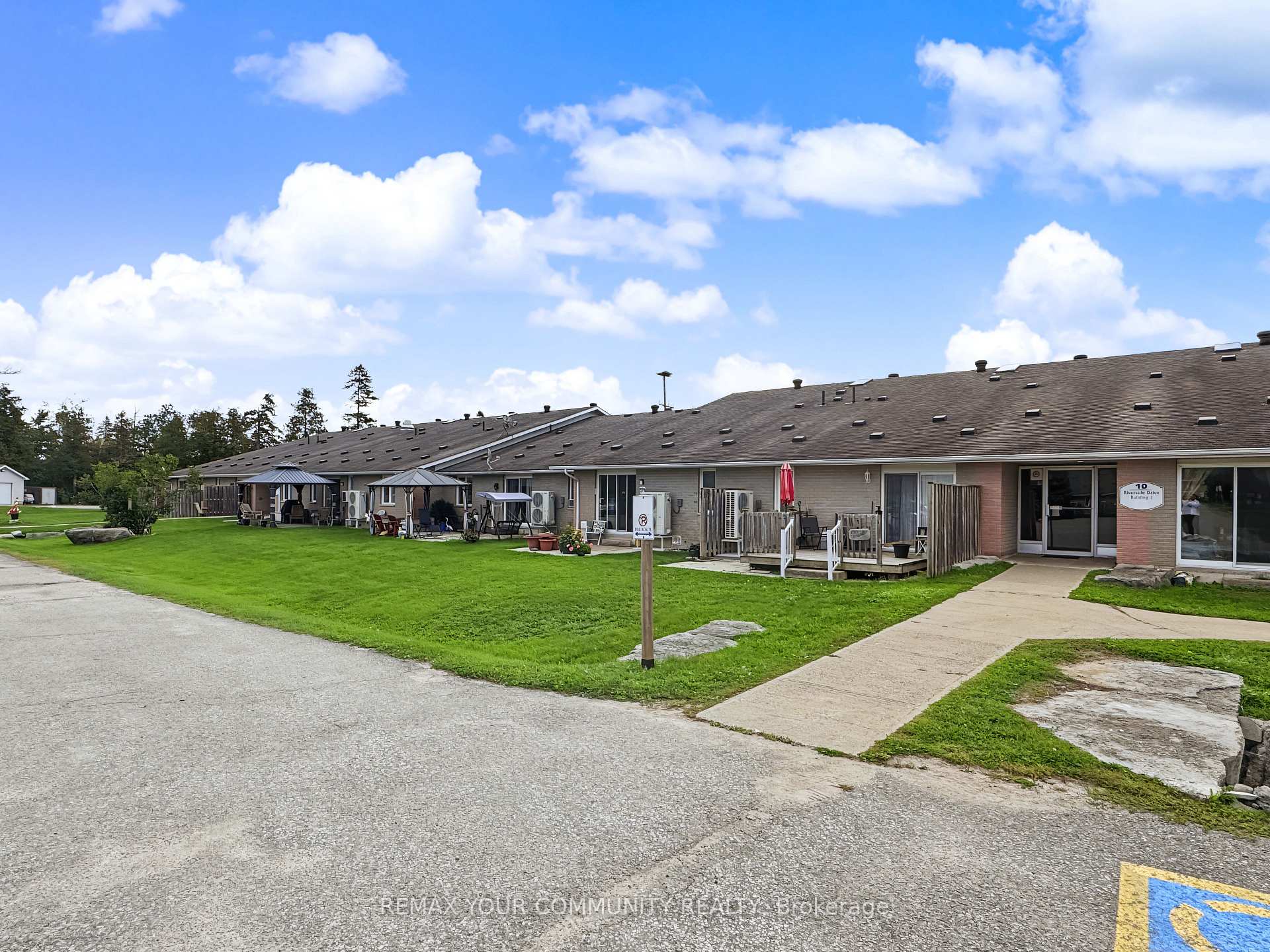 Photo 2 of Unit 214, 10 Riverside Drive, Kawartha Lakes, Bobcaygeon — HOMEH