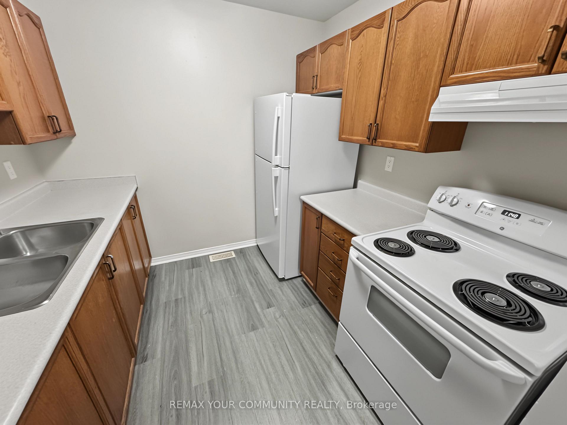 Photo 10 of Unit 214, 10 Riverside Drive, Kawartha Lakes, Bobcaygeon — HOMEH
