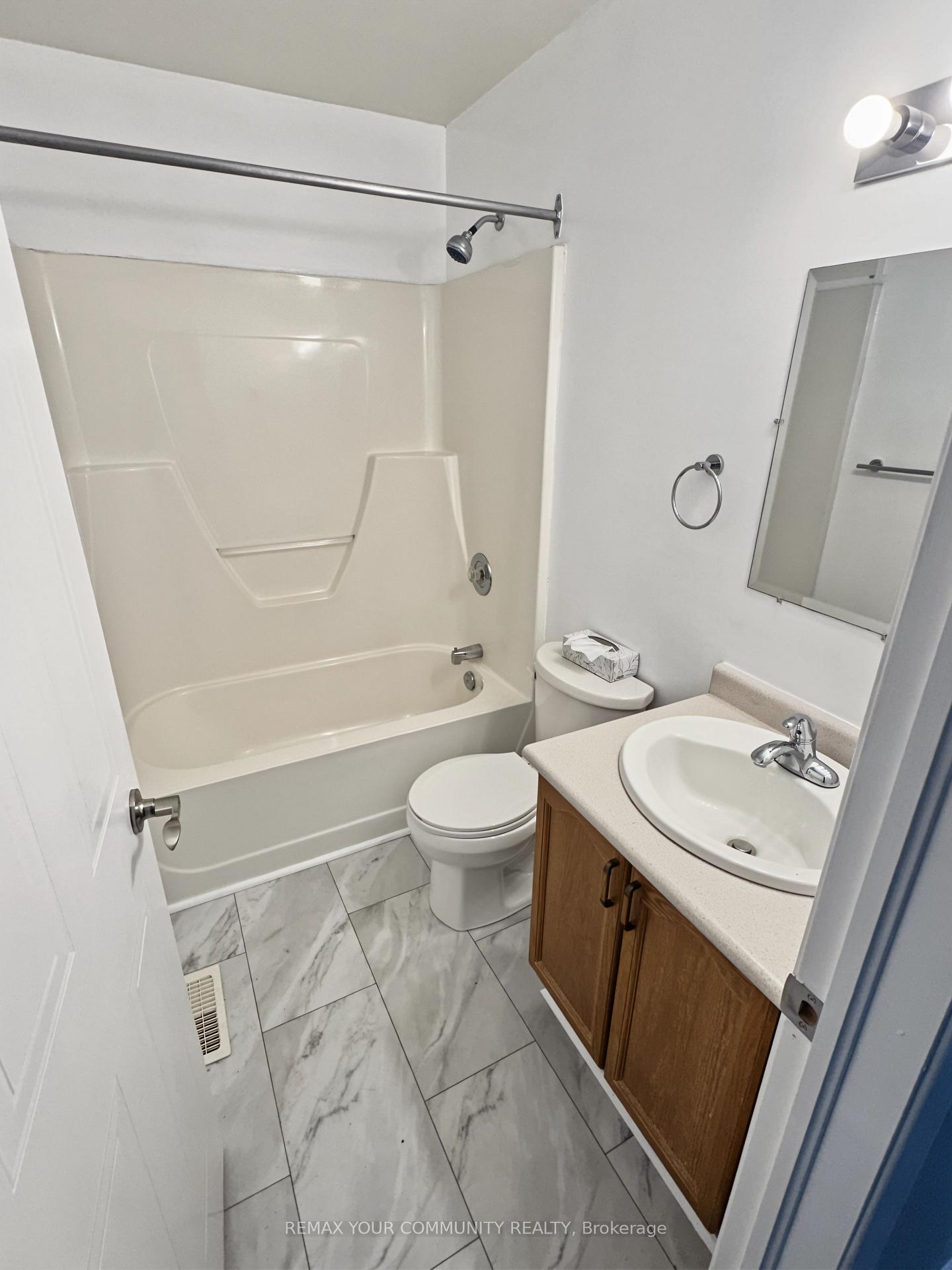Photo 11 of Unit 214, 10 Riverside Drive, Kawartha Lakes, Bobcaygeon — HOMEH
