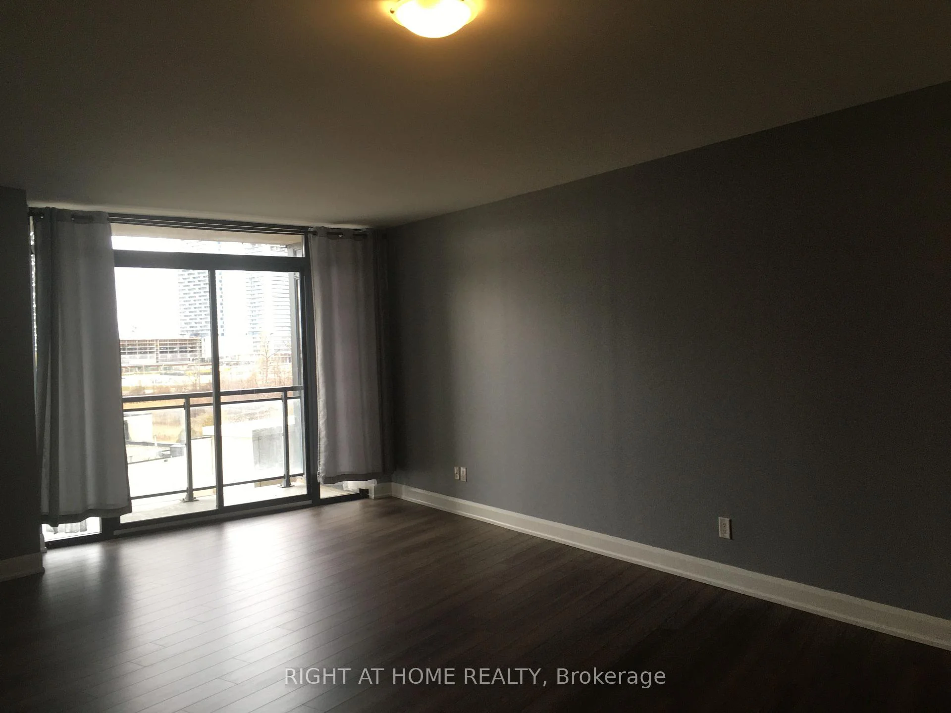 Photo 6 of Unit 312, 2910 Highway No, 7 Road, Vaughan, Concord — HOMEH