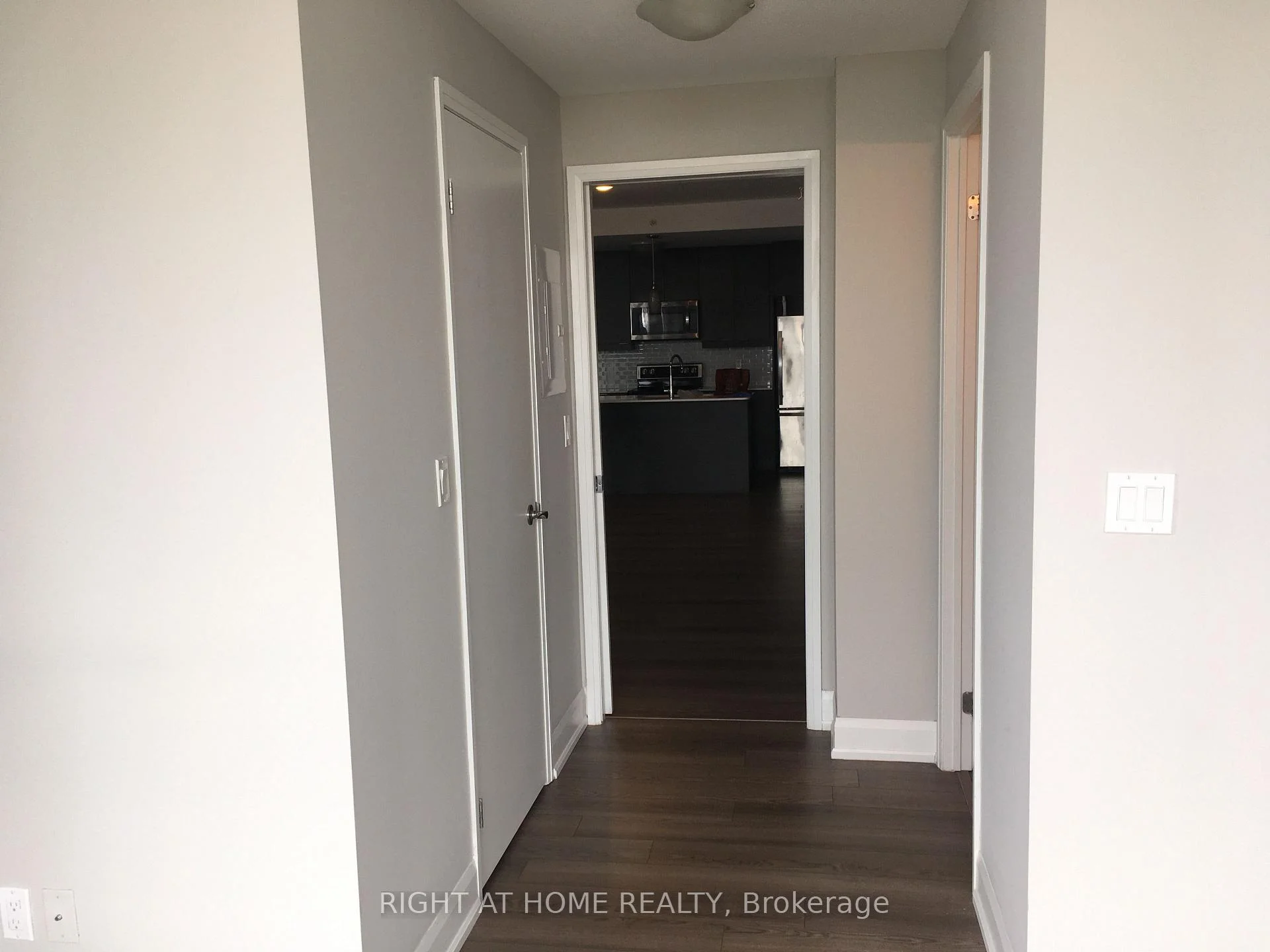 Photo 9 of Unit 312, 2910 Highway No, 7 Road, Vaughan, Concord — HOMEH