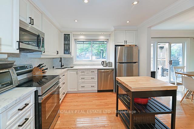Photo 3 of 88 Carmichael Avenue, Toronto, Bedford Park-Nortown — HOMEH