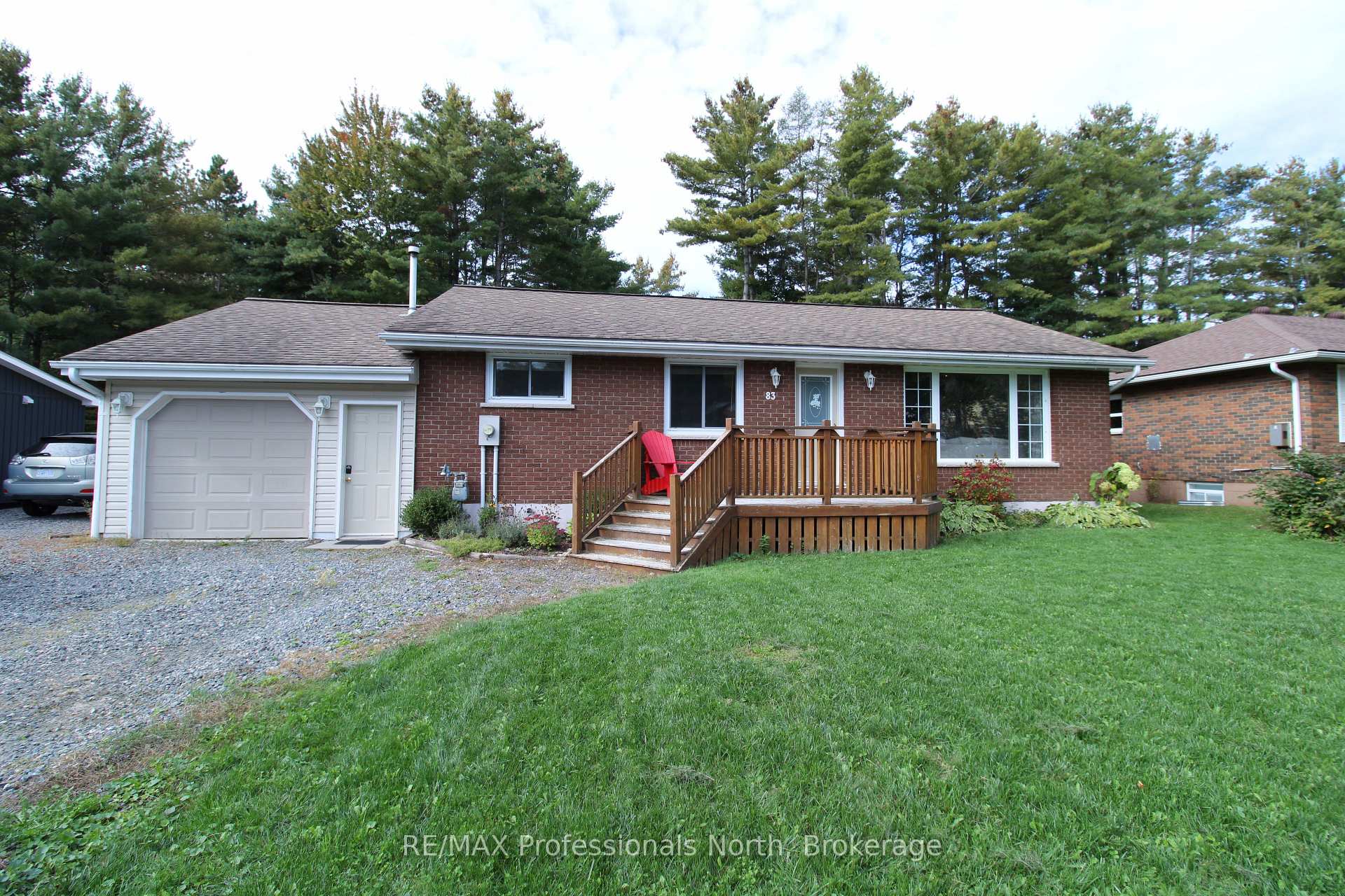 Photo 3 of 83 Pine Street, Bracebridge, Macaulay — HOMEH