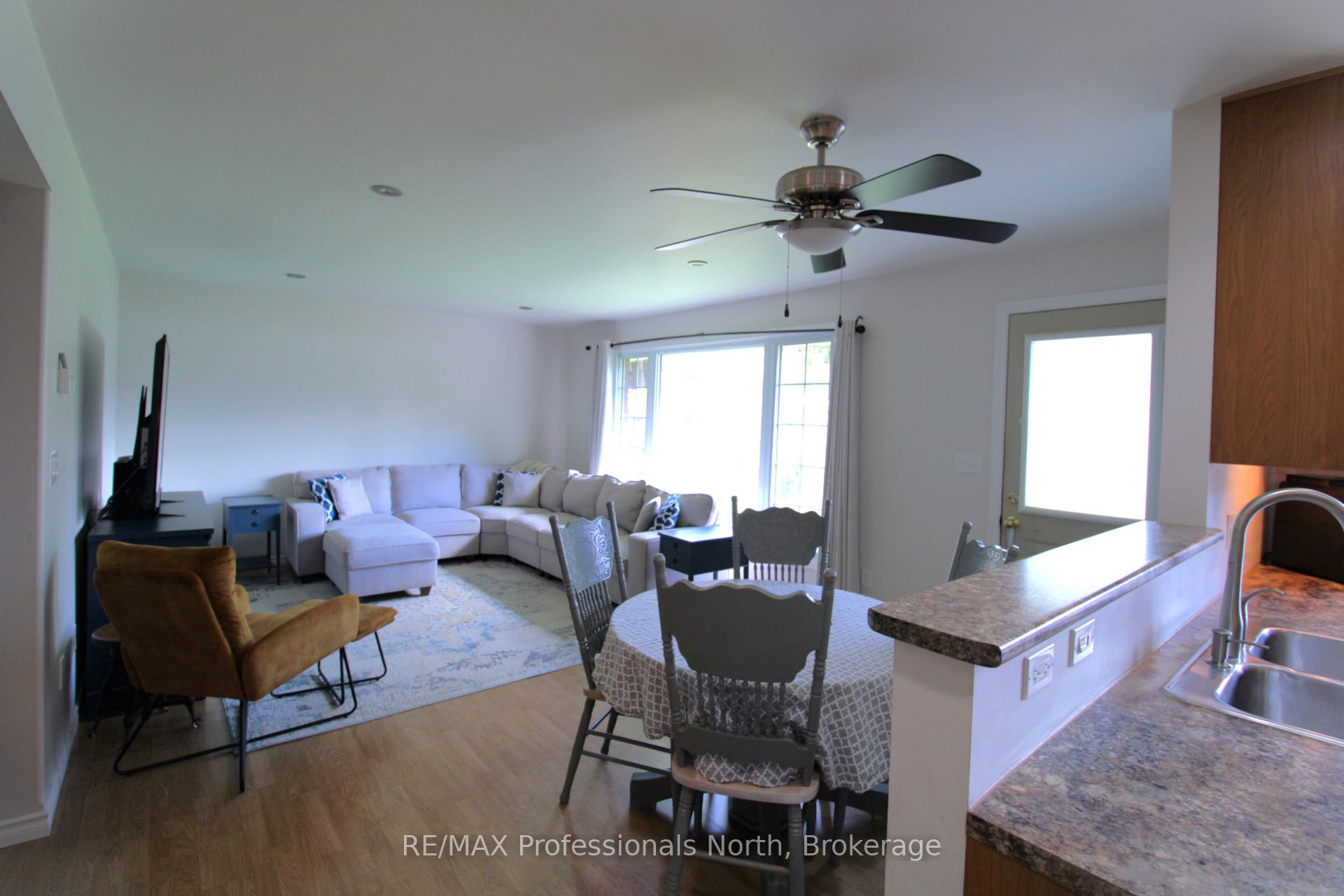 Photo 9 of 83 Pine Street, Bracebridge, Macaulay — HOMEH