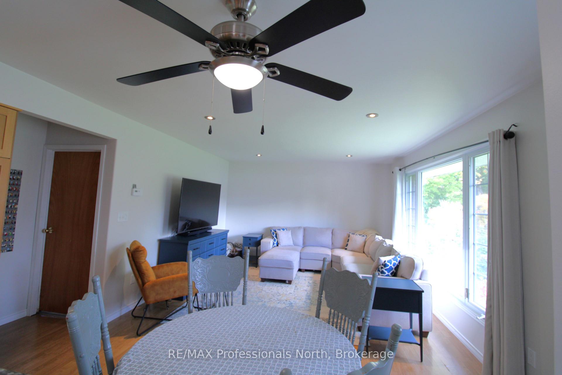 Photo 34 of 83 Pine Street, Bracebridge, Macaulay — HOMEH