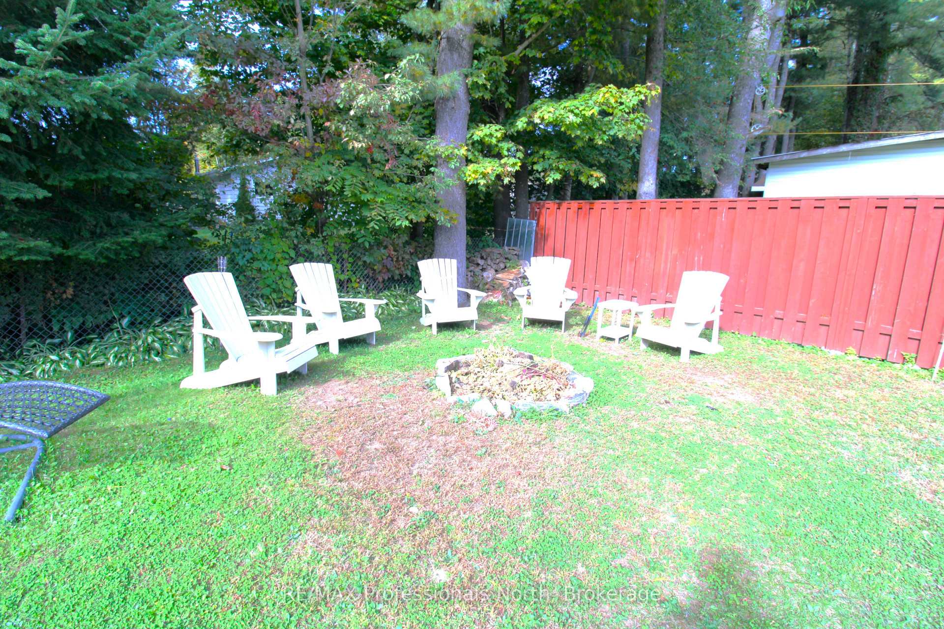 Photo 37 of 83 Pine Street, Bracebridge, Macaulay — HOMEH