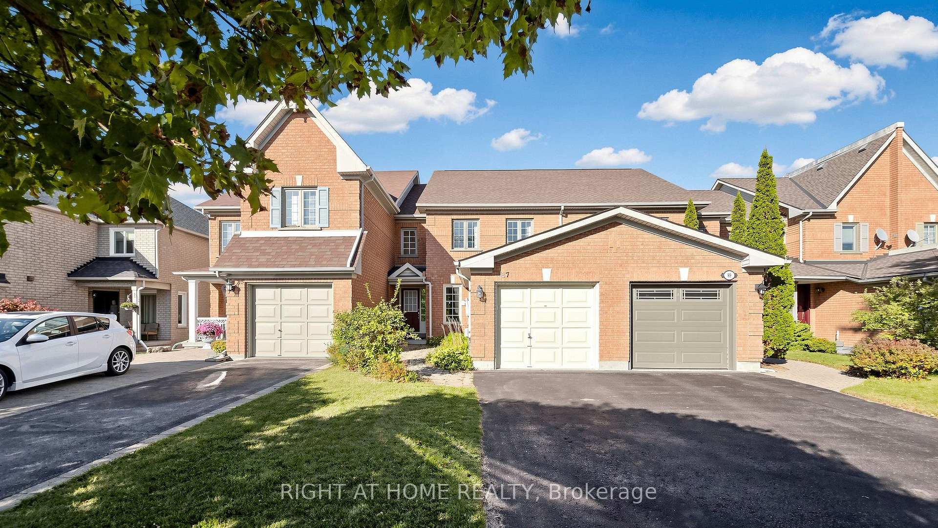 Photo 2 of 87 Primeau Drive, Aurora, Aurora Grove — HOMEH