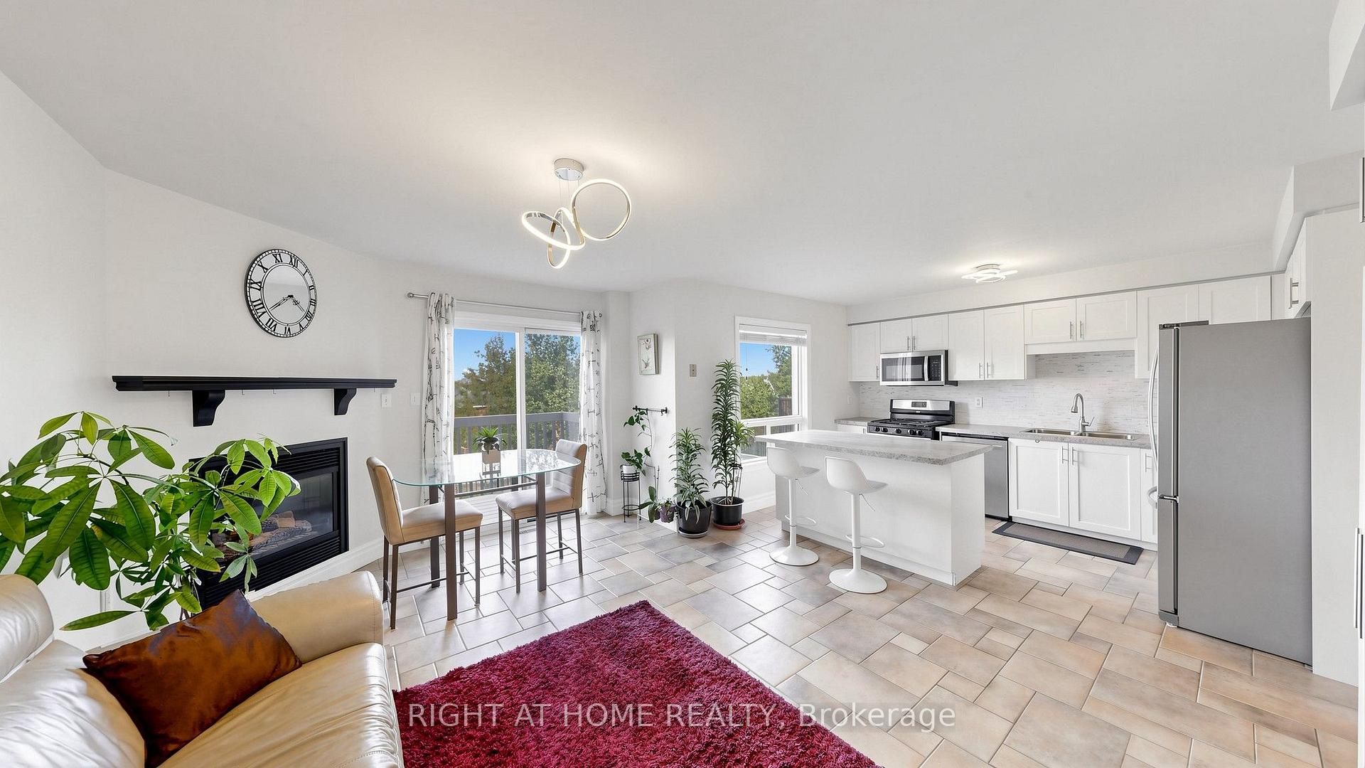 Photo 10 of 87 Primeau Drive, Aurora, Aurora Grove — HOMEH