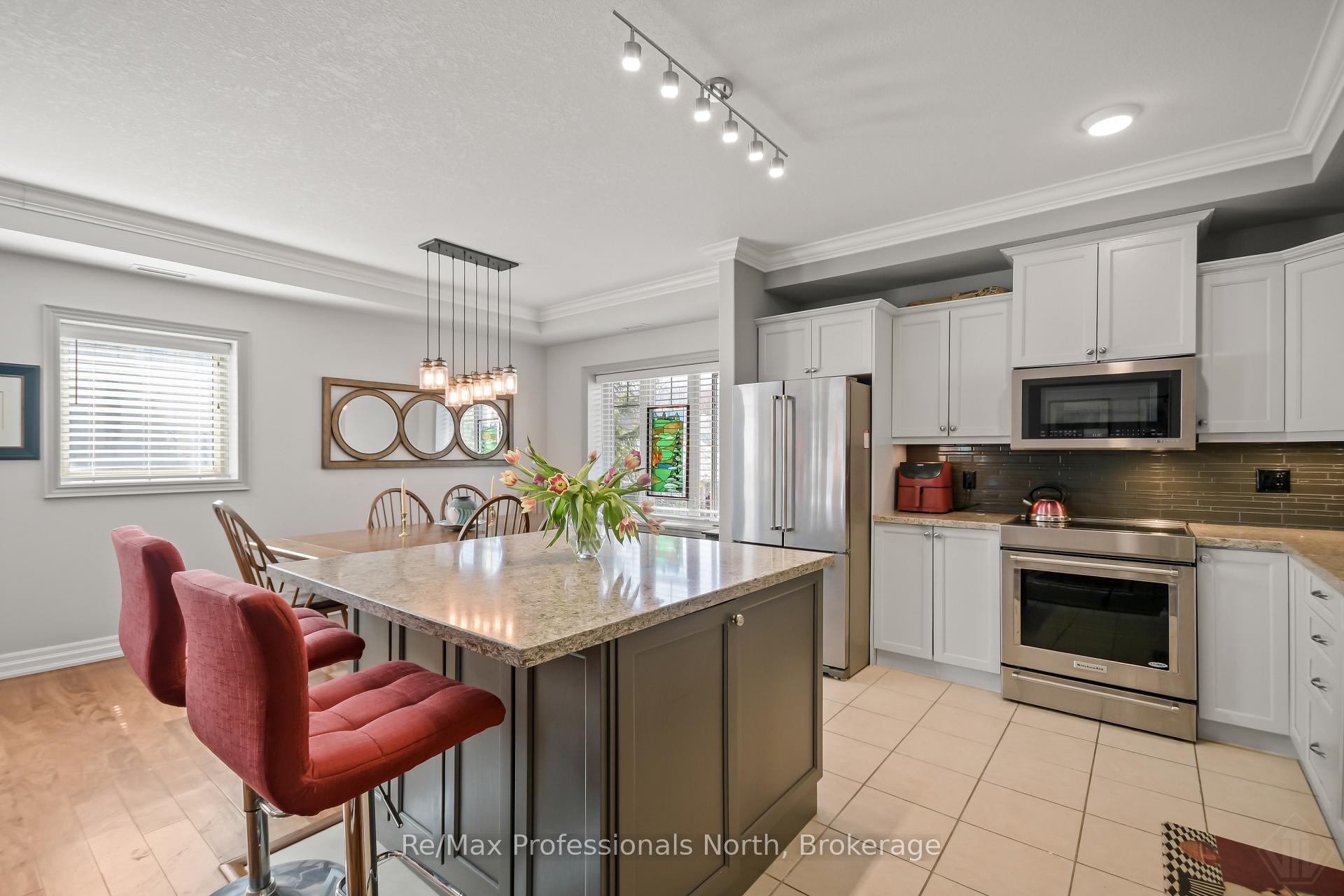 Photo 10 of Unit 207, 130 Steamship Bay Road, Gravenhurst, Muskoka (S) — HOMEH