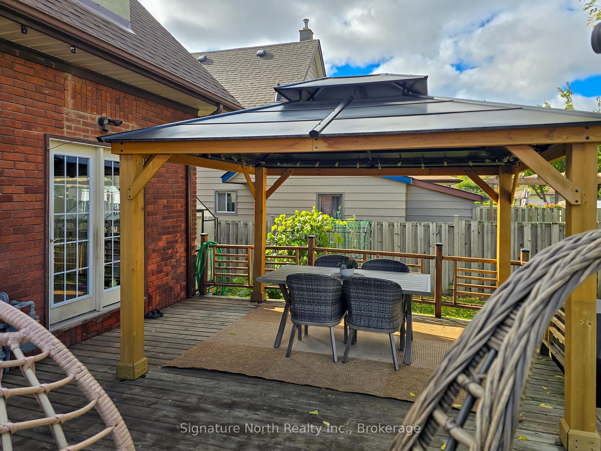 Photo 8 of 90 Peter Street, Thunder Bay, College Heights — HOMEH