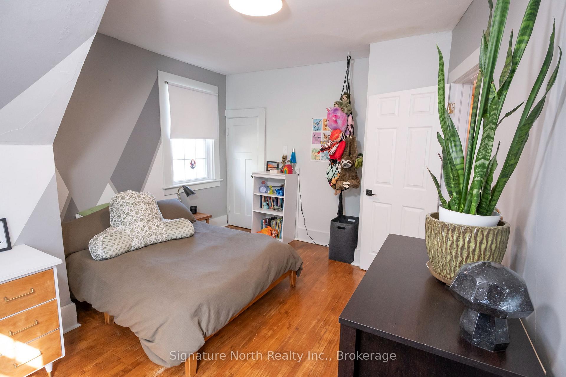 Photo 61 of 90 Peter Street, Thunder Bay, College Heights — HOMEH