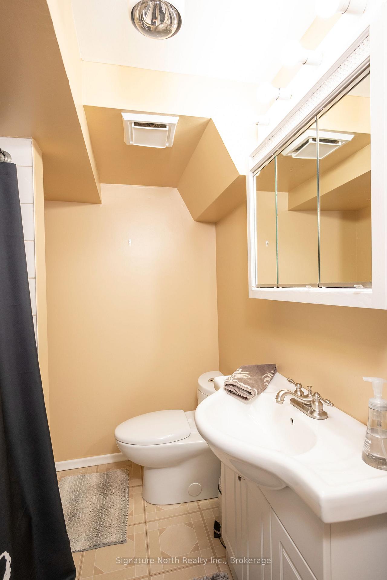 Photo 63 of 90 Peter Street, Thunder Bay, College Heights — HOMEH