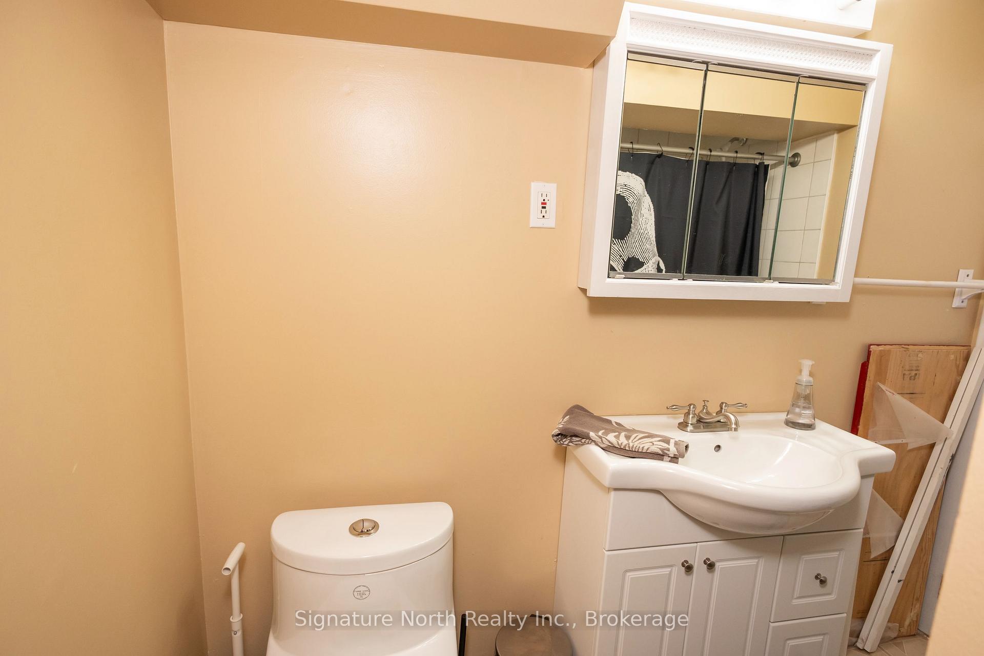 Photo 64 of 90 Peter Street, Thunder Bay, College Heights — HOMEH