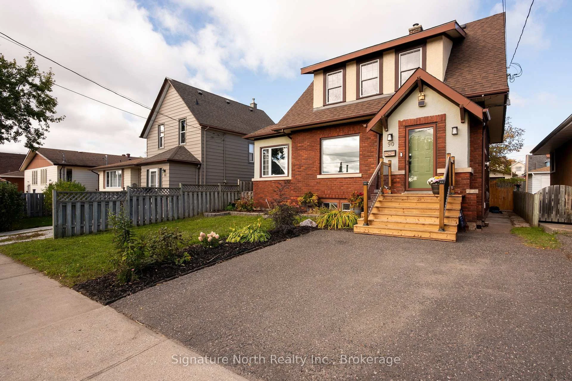 Photo 6 of 90 Peter Street, Thunder Bay, College Heights — HOMEH