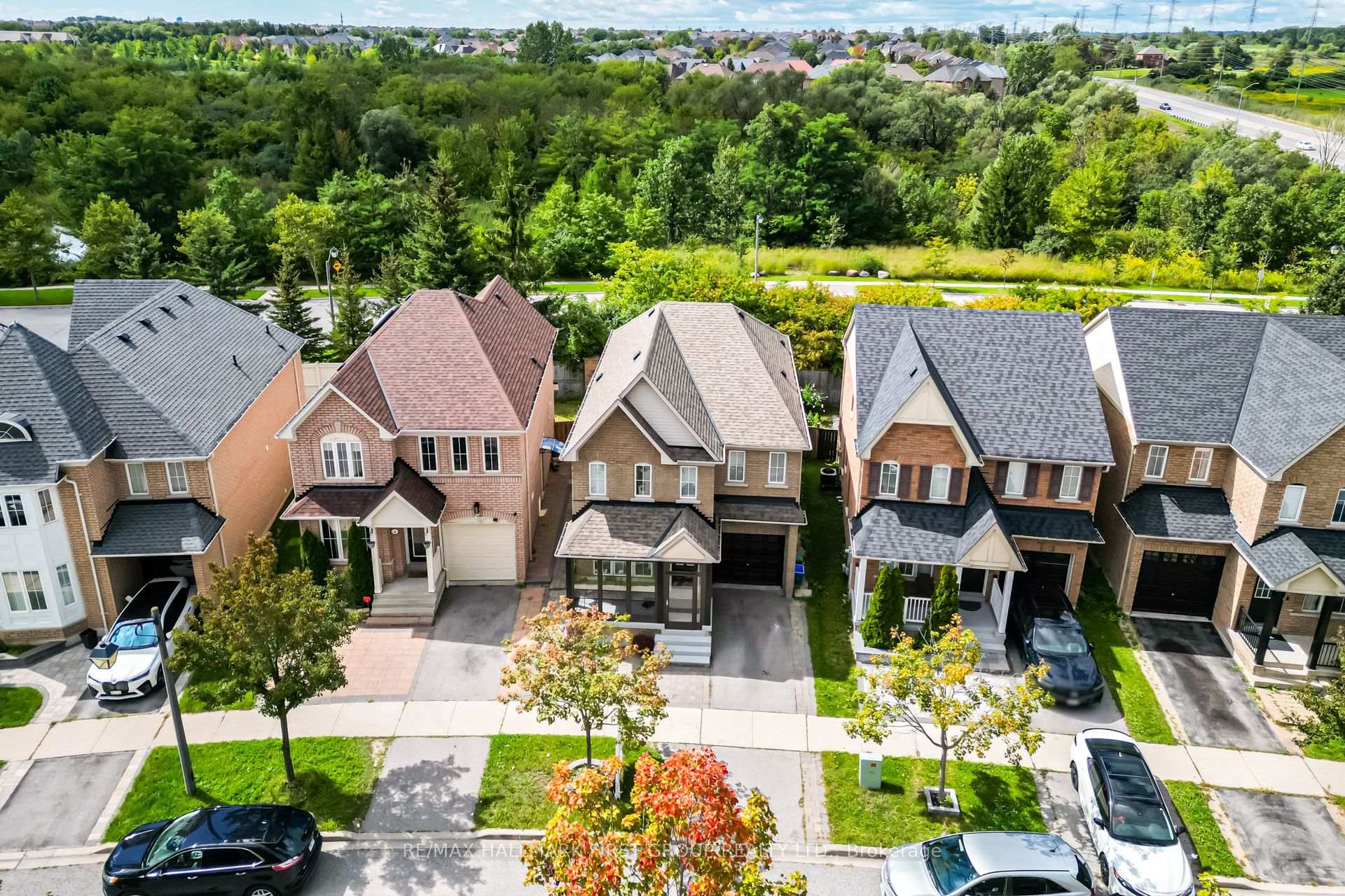 Photo 2 of 6 Tansley Crescent, Ajax, Northeast Ajax — HOMEH