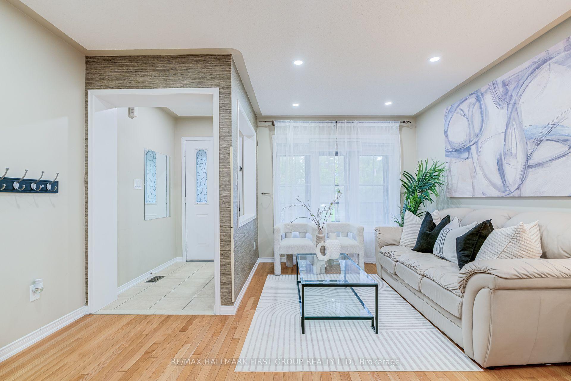 Photo 5 of 6 Tansley Crescent, Ajax, Northeast Ajax — HOMEH
