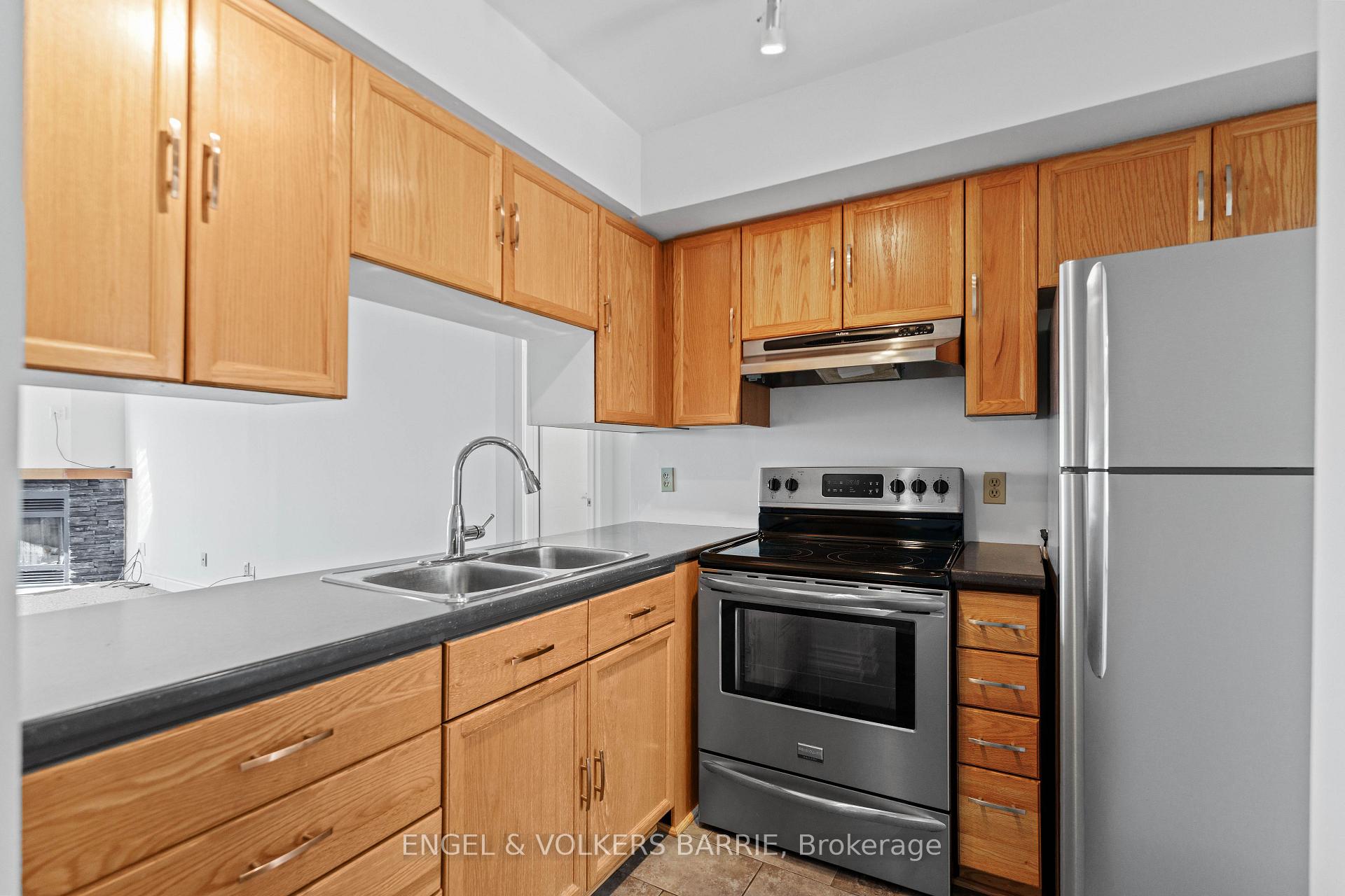Photo 17 of Unit 204, 43 Olive Crescent, Orillia — HOMEH