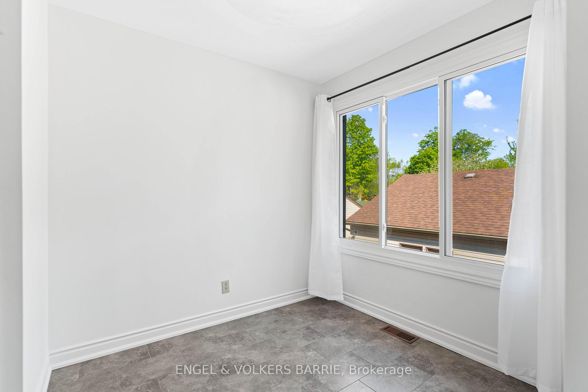 Photo 20 of Unit 204, 43 Olive Crescent, Orillia — HOMEH