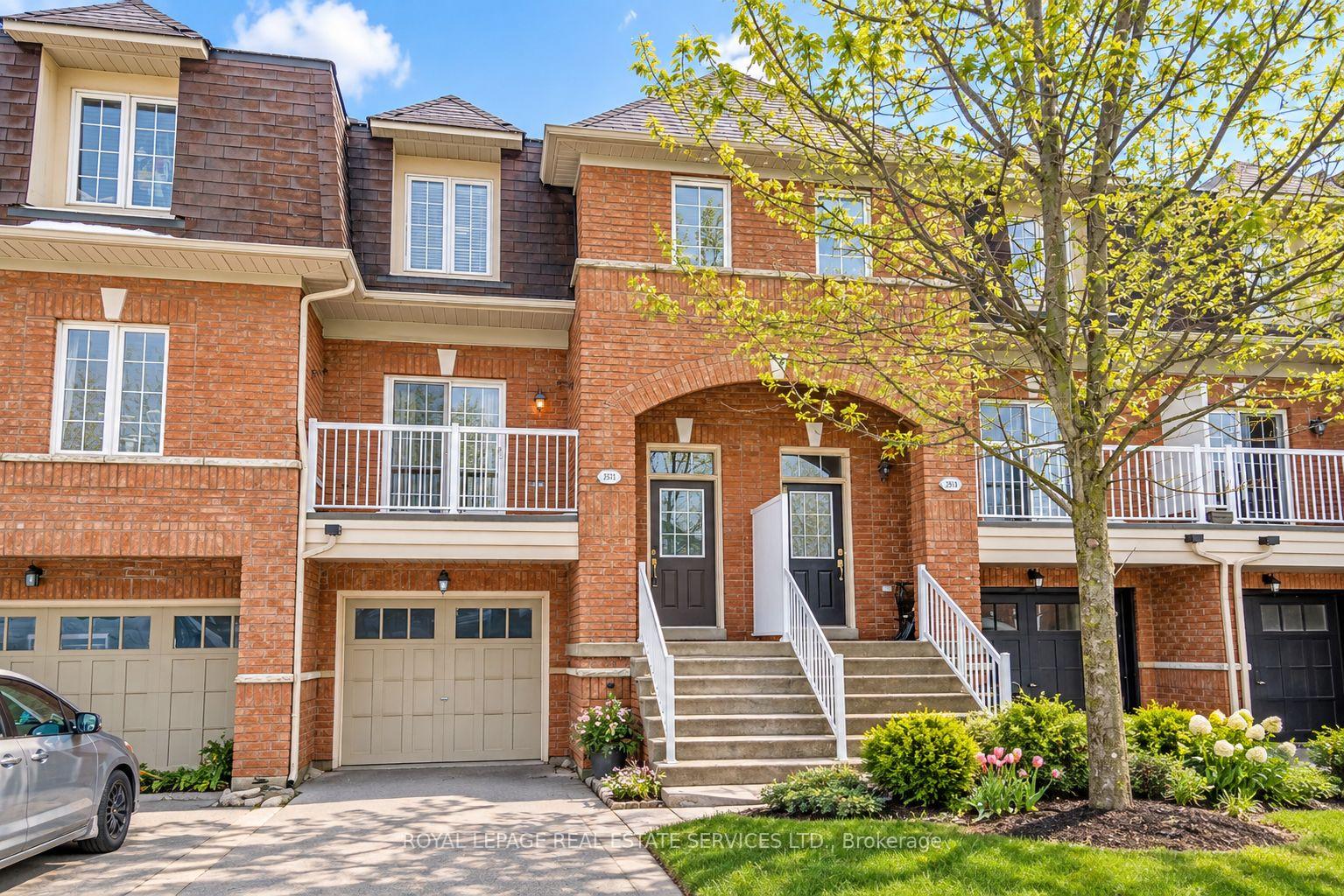 Front of 2353 Saddlecreek Crescent