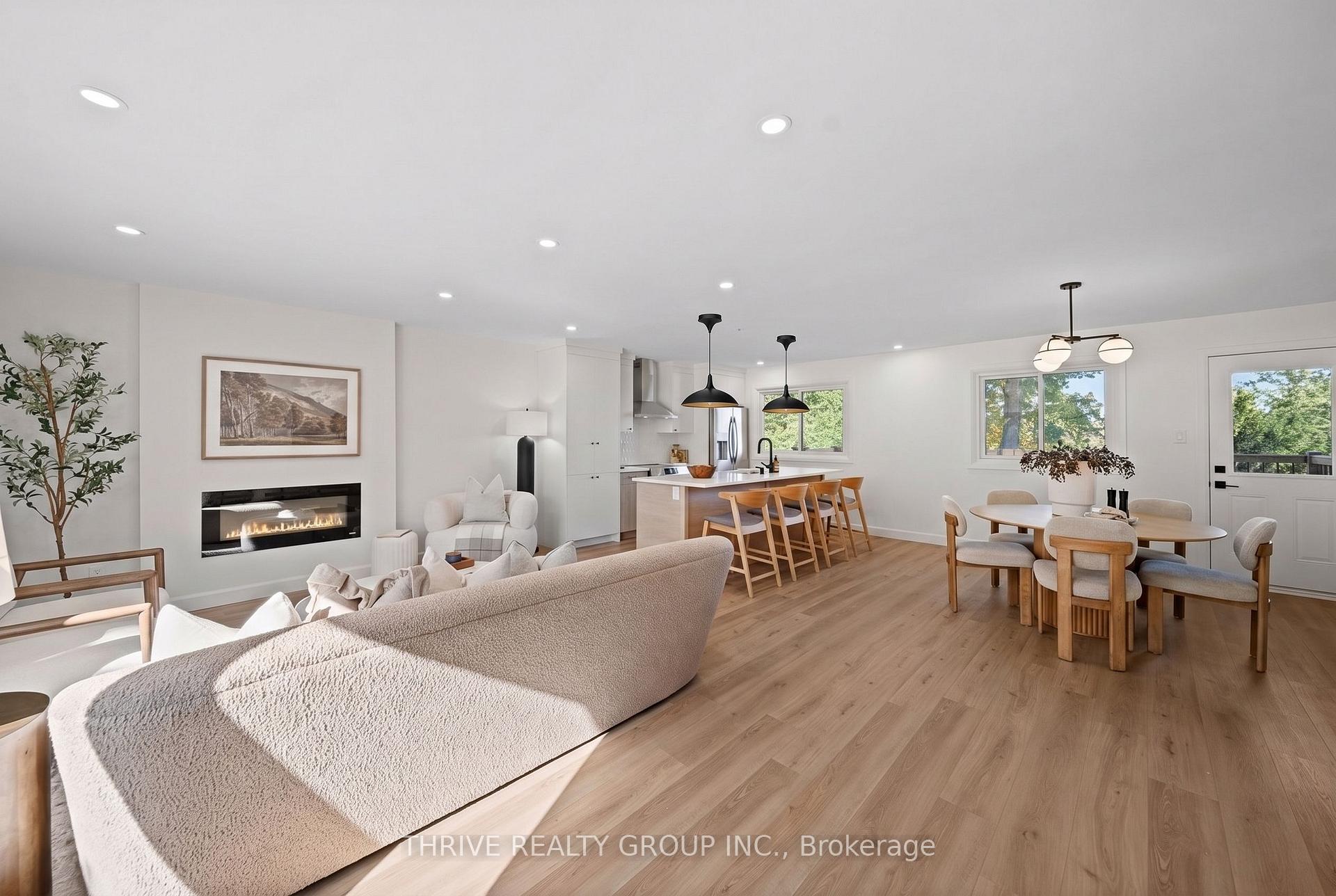 Photo 3 of 139 Deer Park Circle, London, North P — HOMEH