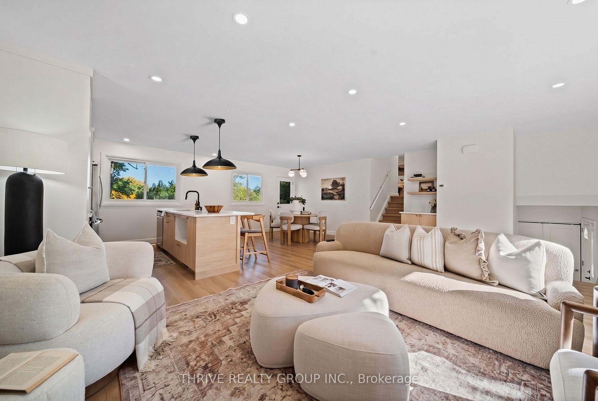 Photo 4 of 139 Deer Park Circle, London, North P — HOMEH