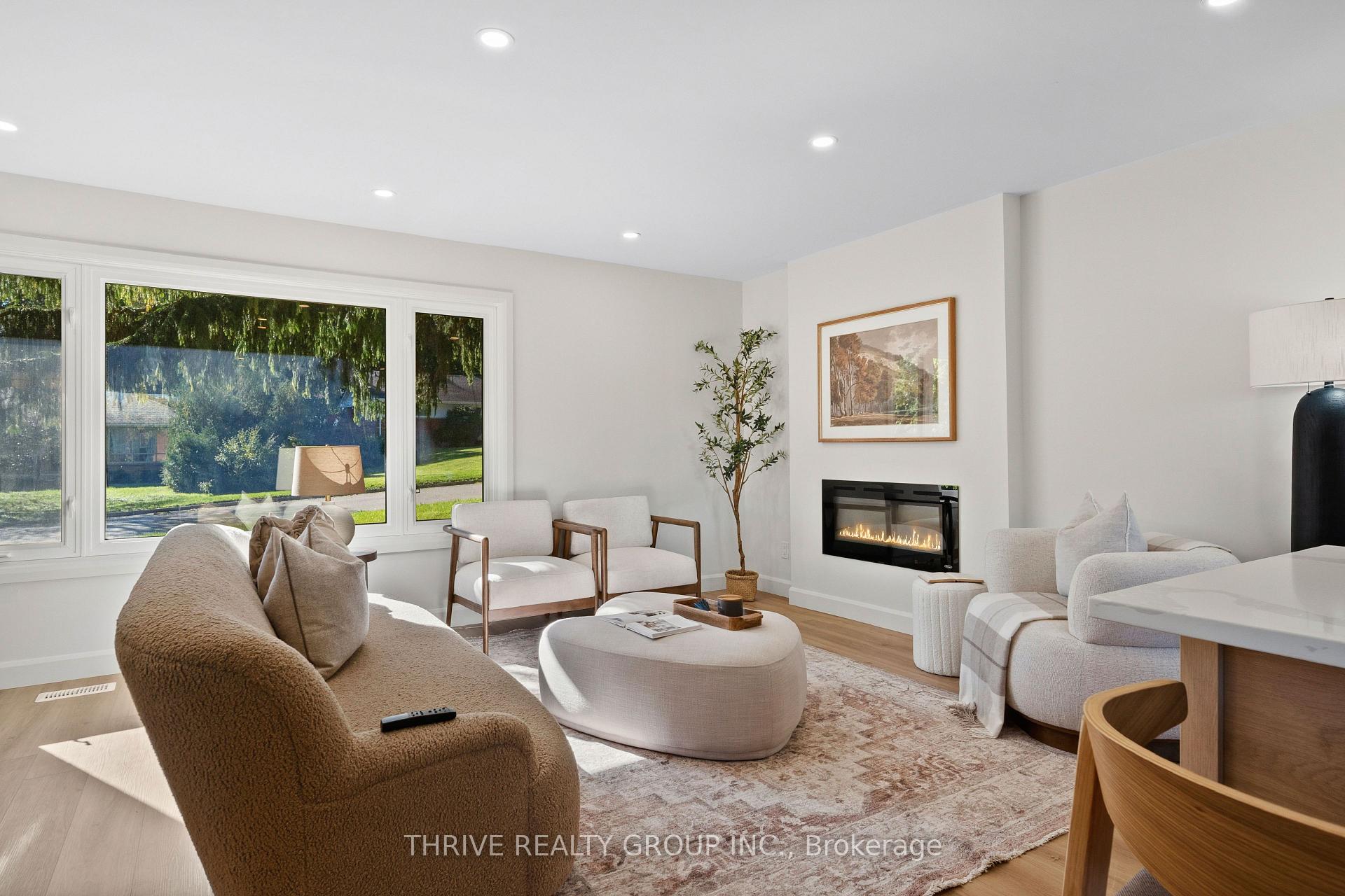 Photo 5 of 139 Deer Park Circle, London, North P — HOMEH