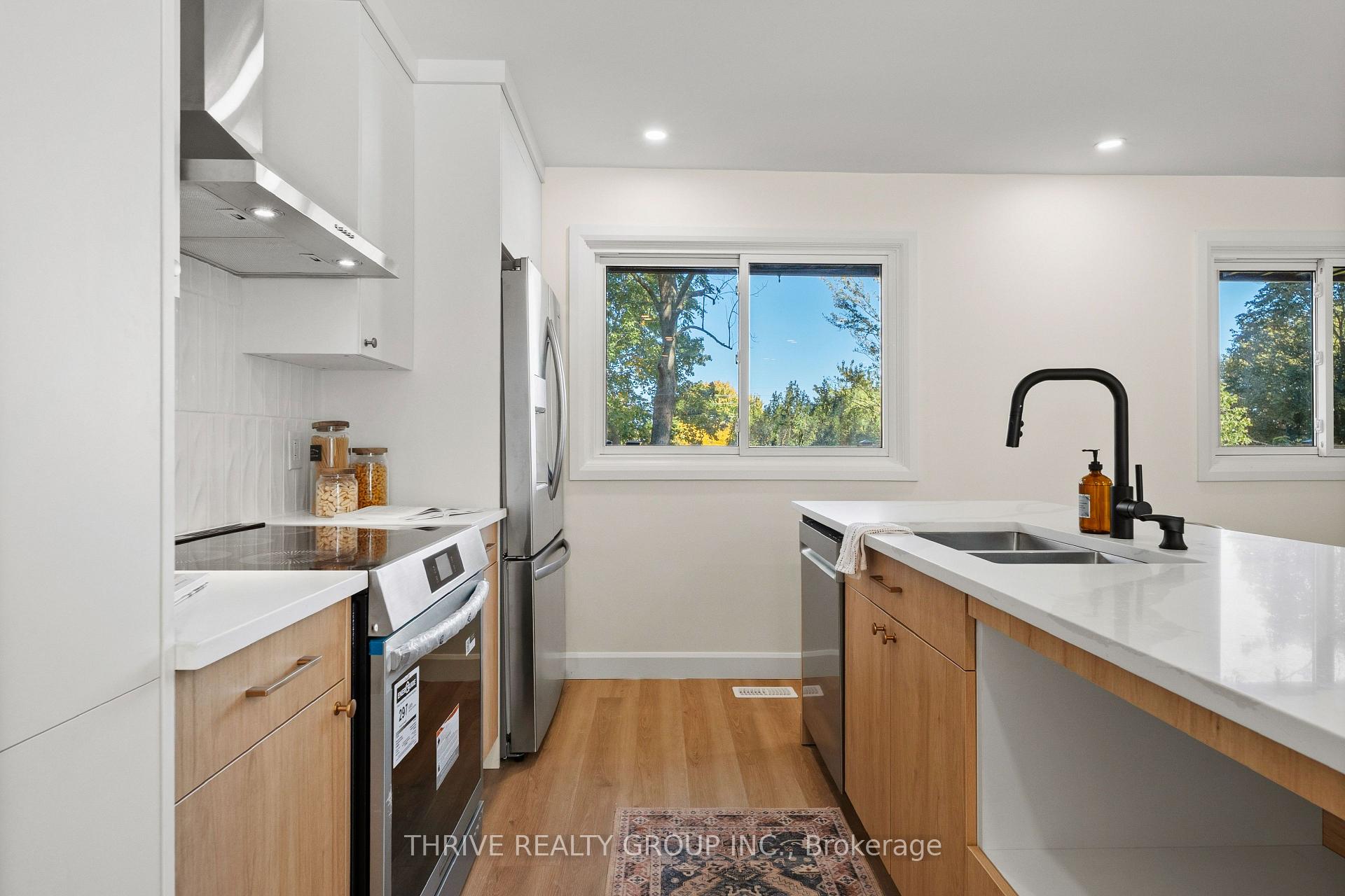 Photo 11 of 139 Deer Park Circle, London, North P — HOMEH